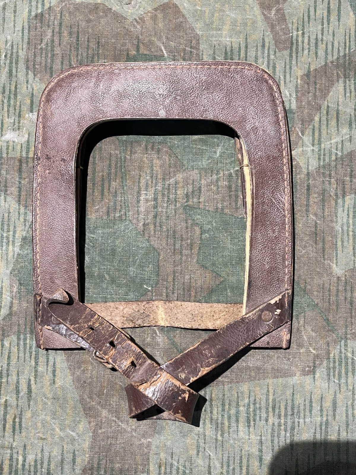 Post WW2 East German Uniform Shovel / Entrenching Tool w/ Leather Holder - Image 18