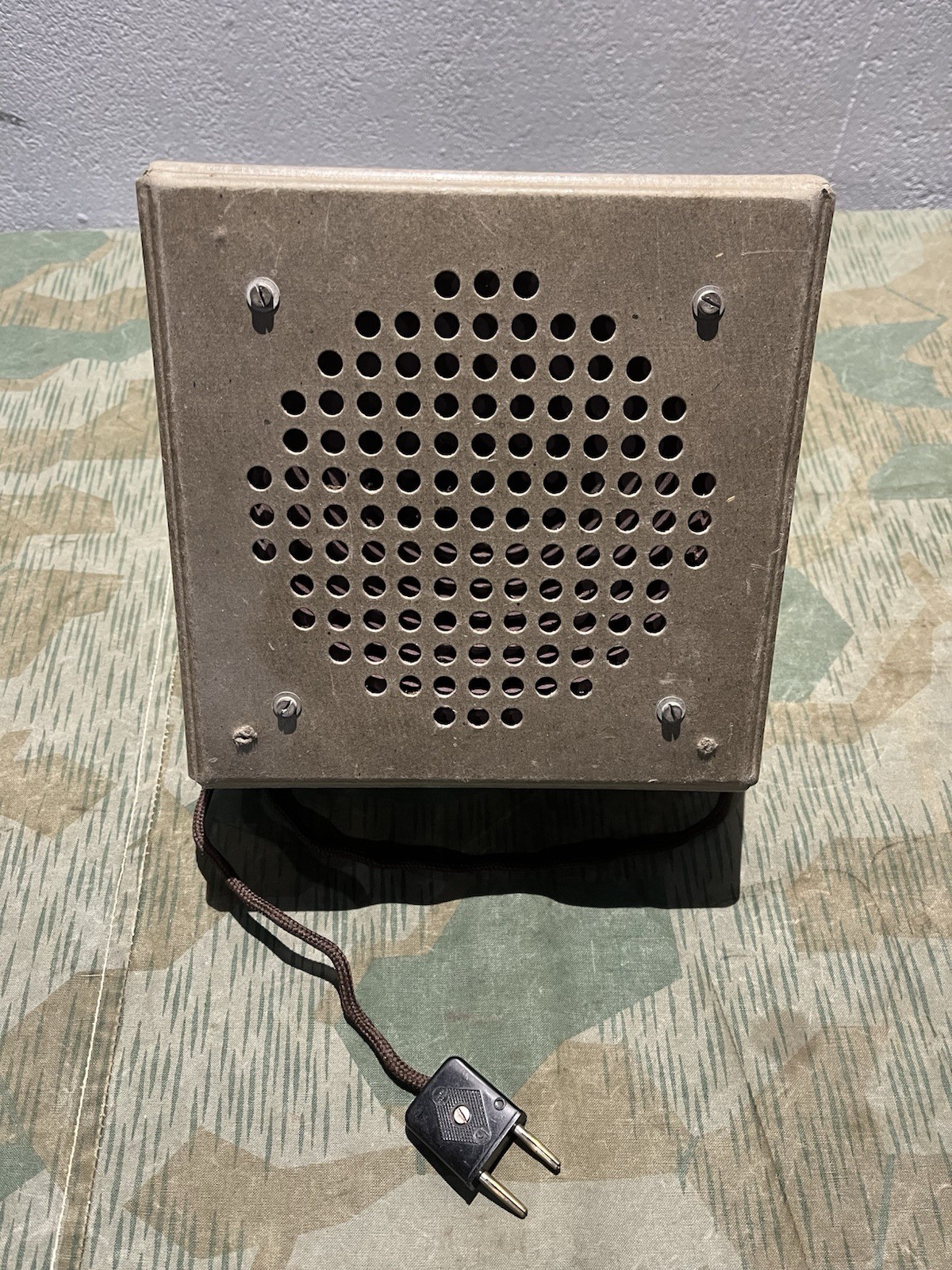 Original WW2 German 1940’s WL SpK 1 Torn EB Radio Loudspeaker Waffen Eagle Marked