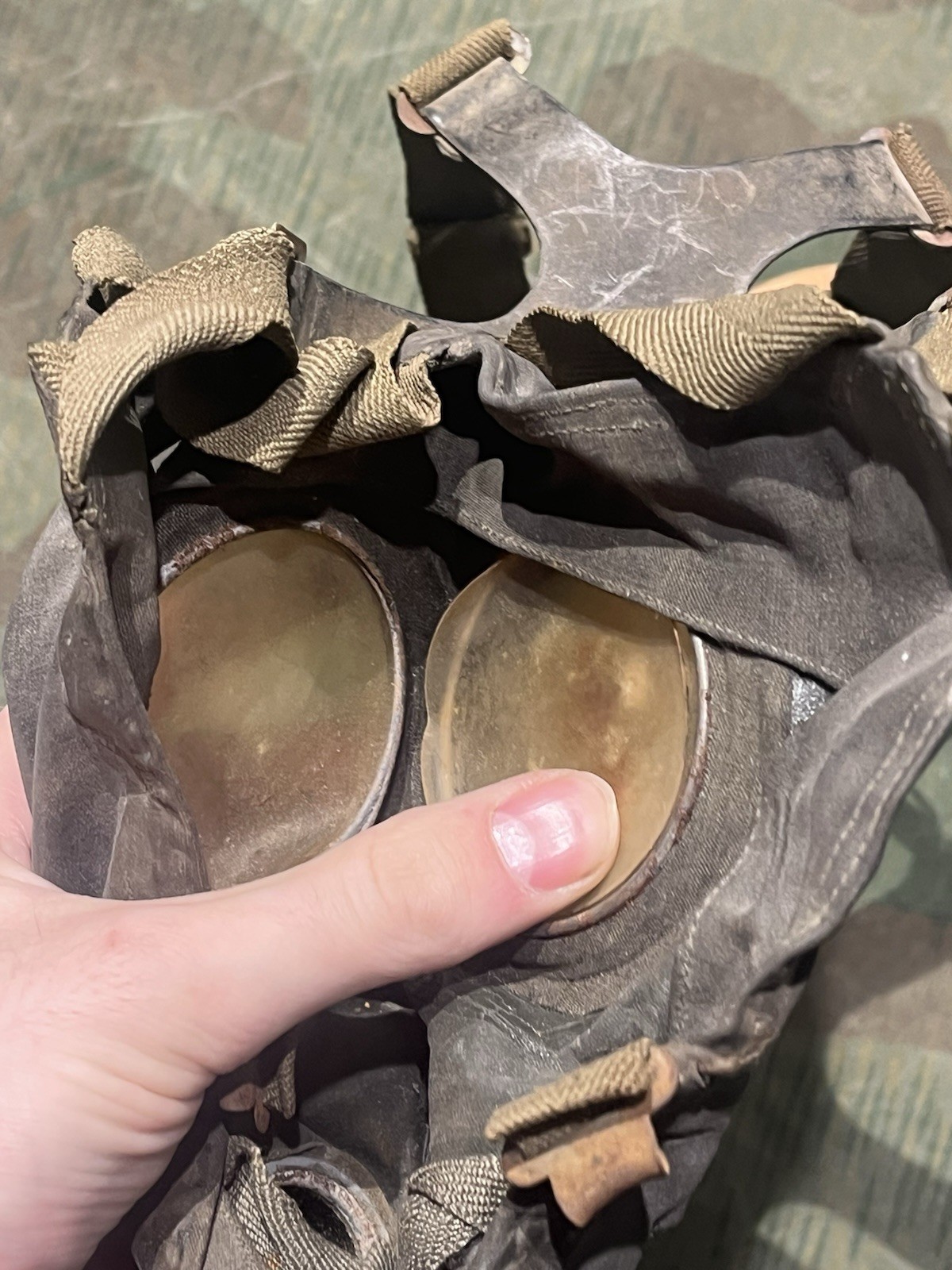 Original WW2 German VM44 Luftschutz Civil Gas Mask and Filter Late War - Image 12