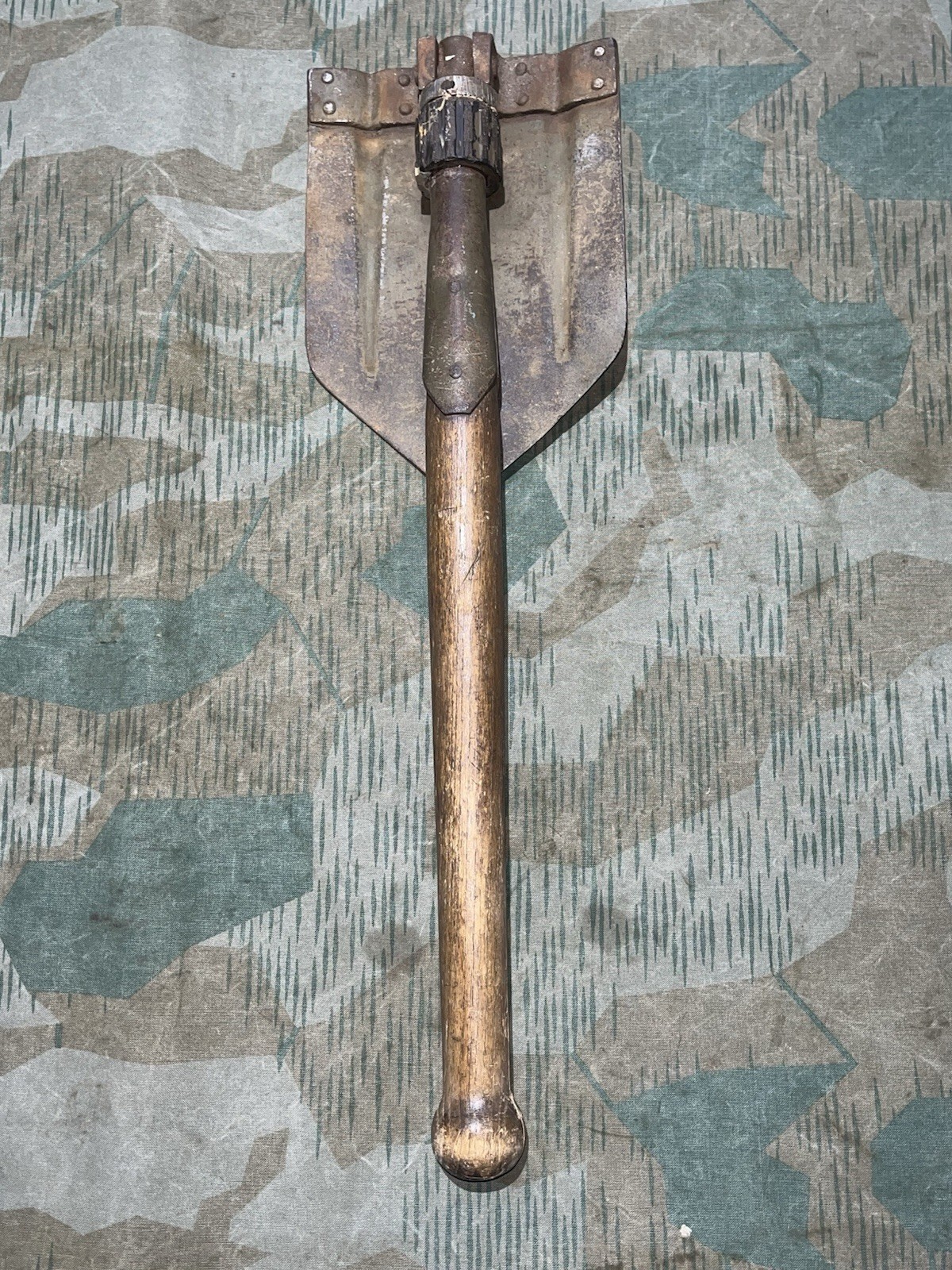 Original WW2 German Uniform Folding Shovel / Entrenching Tool