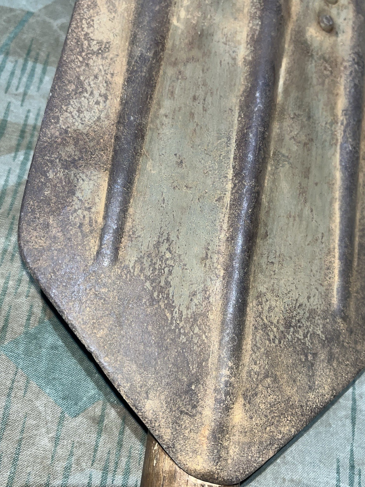 Original WW2 German Uniform Folding Shovel / Entrenching Tool - Image 17