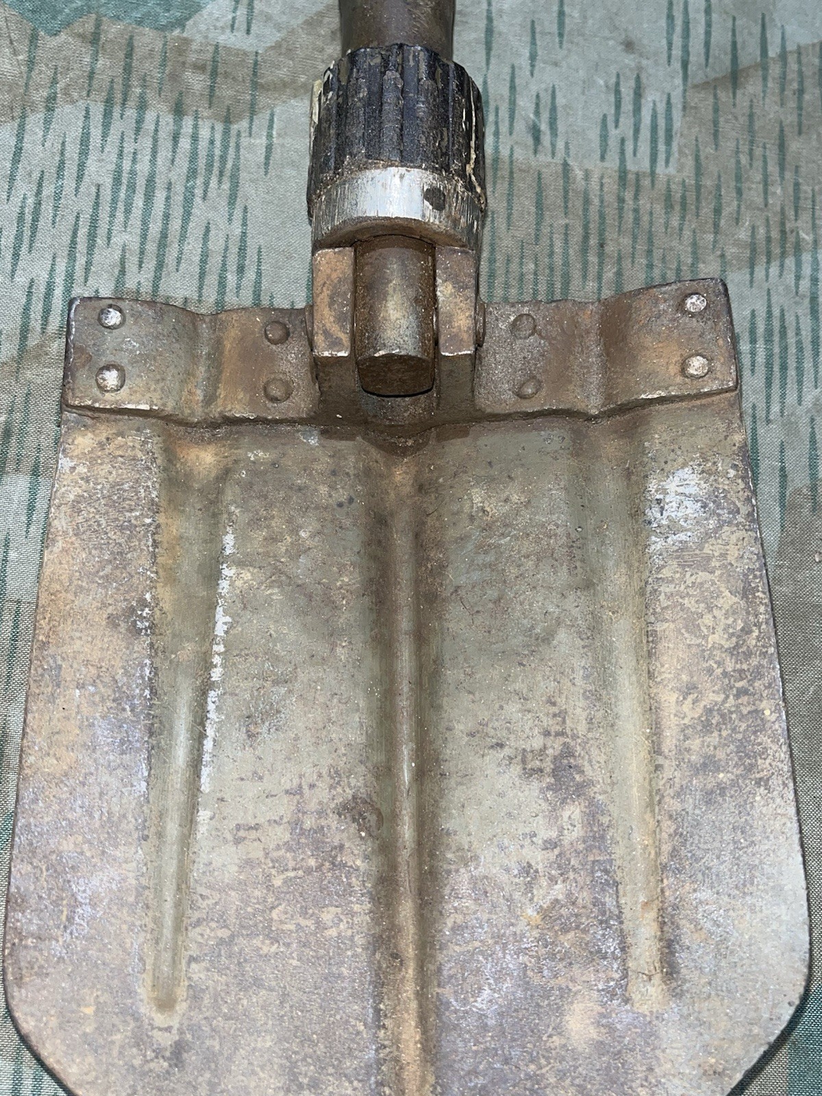 Original WW2 German Uniform Folding Shovel / Entrenching Tool - Image 21