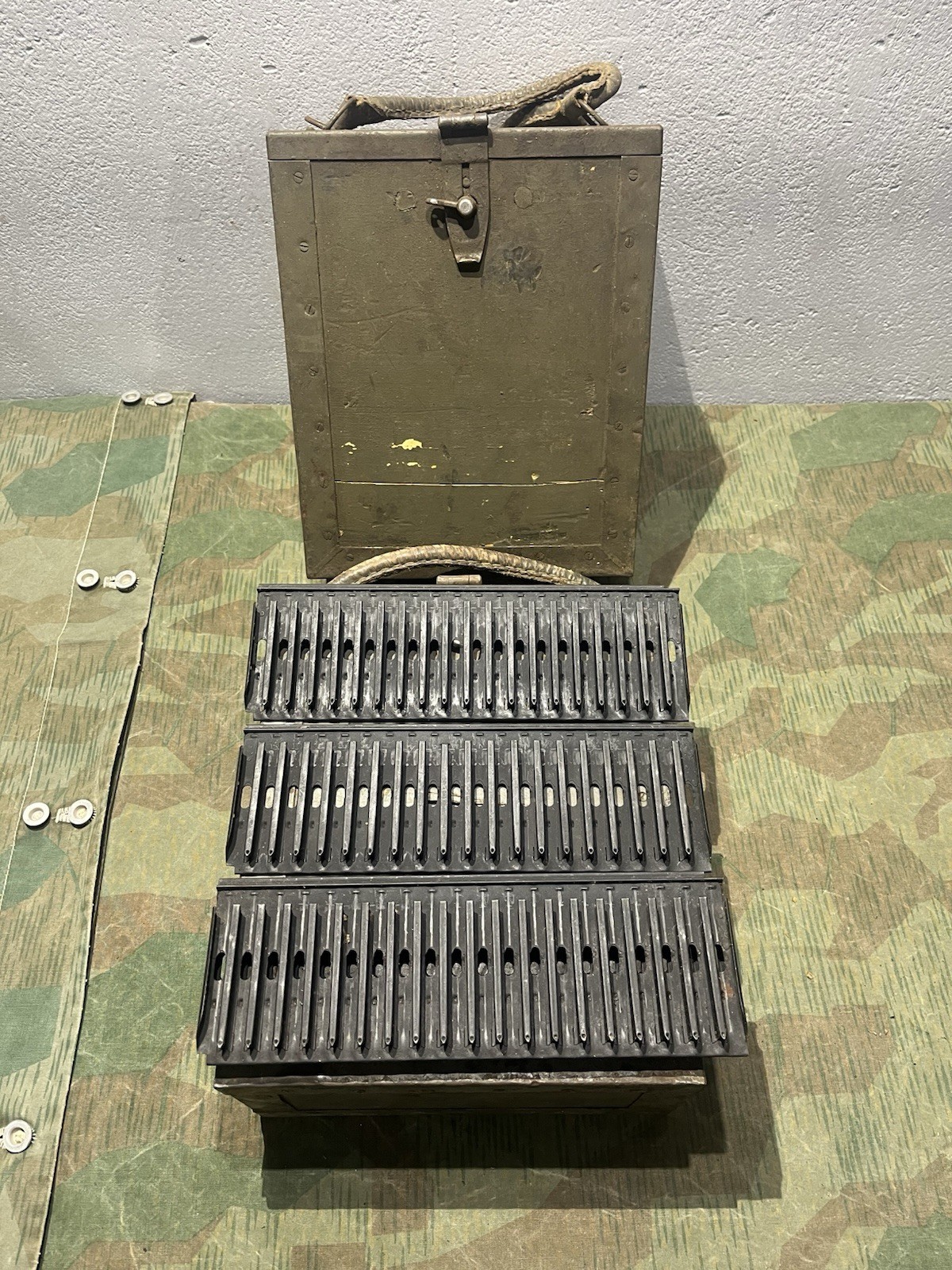 Original WW2 German / 2x Italian Breda M37 Ammo Cans Boxes Crates w/ Feed Trays