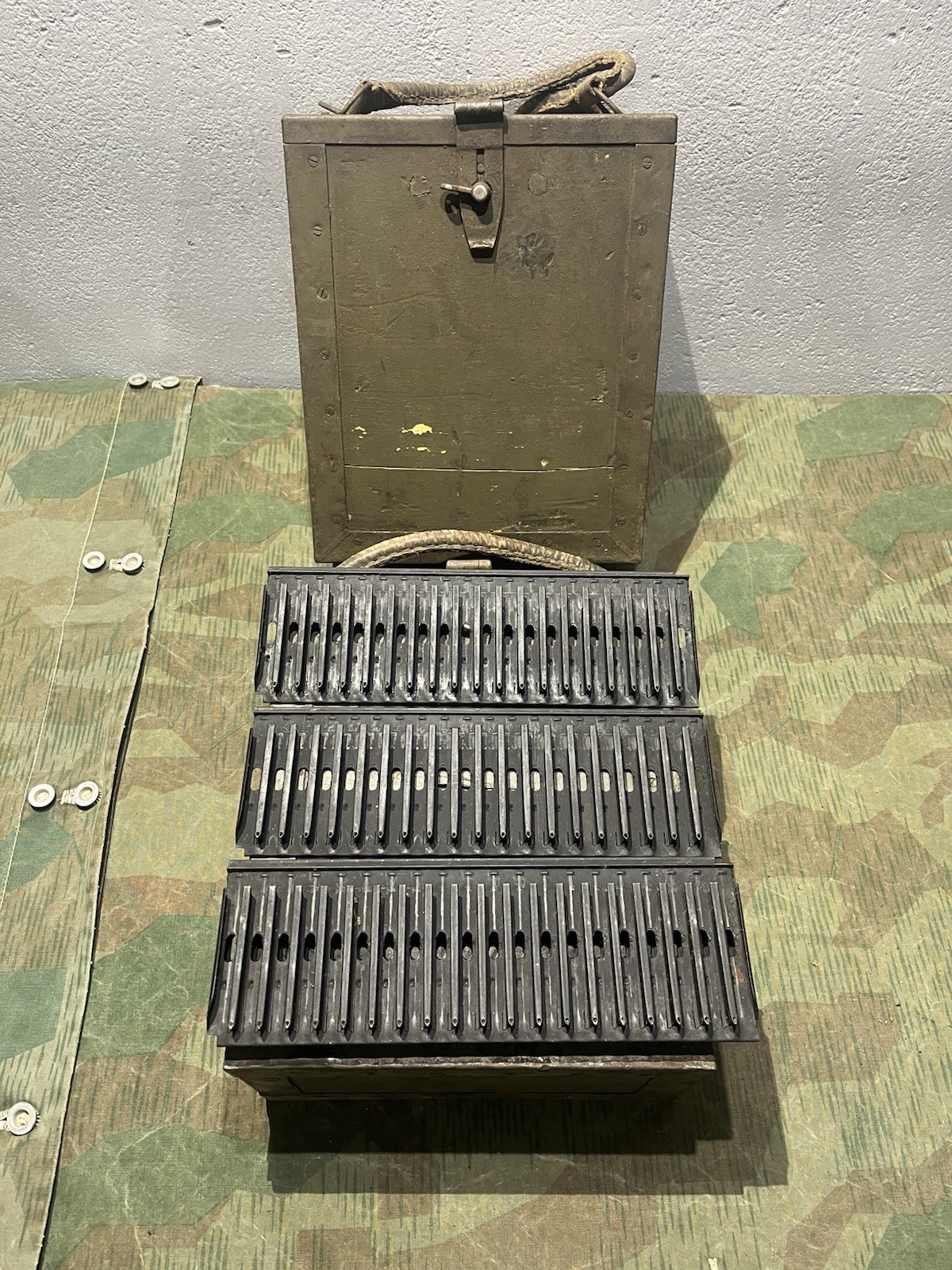 Original WW2 German / 2x Italian Breda M37 Ammo Cans Boxes Crates w/ Feed Trays - Image 2