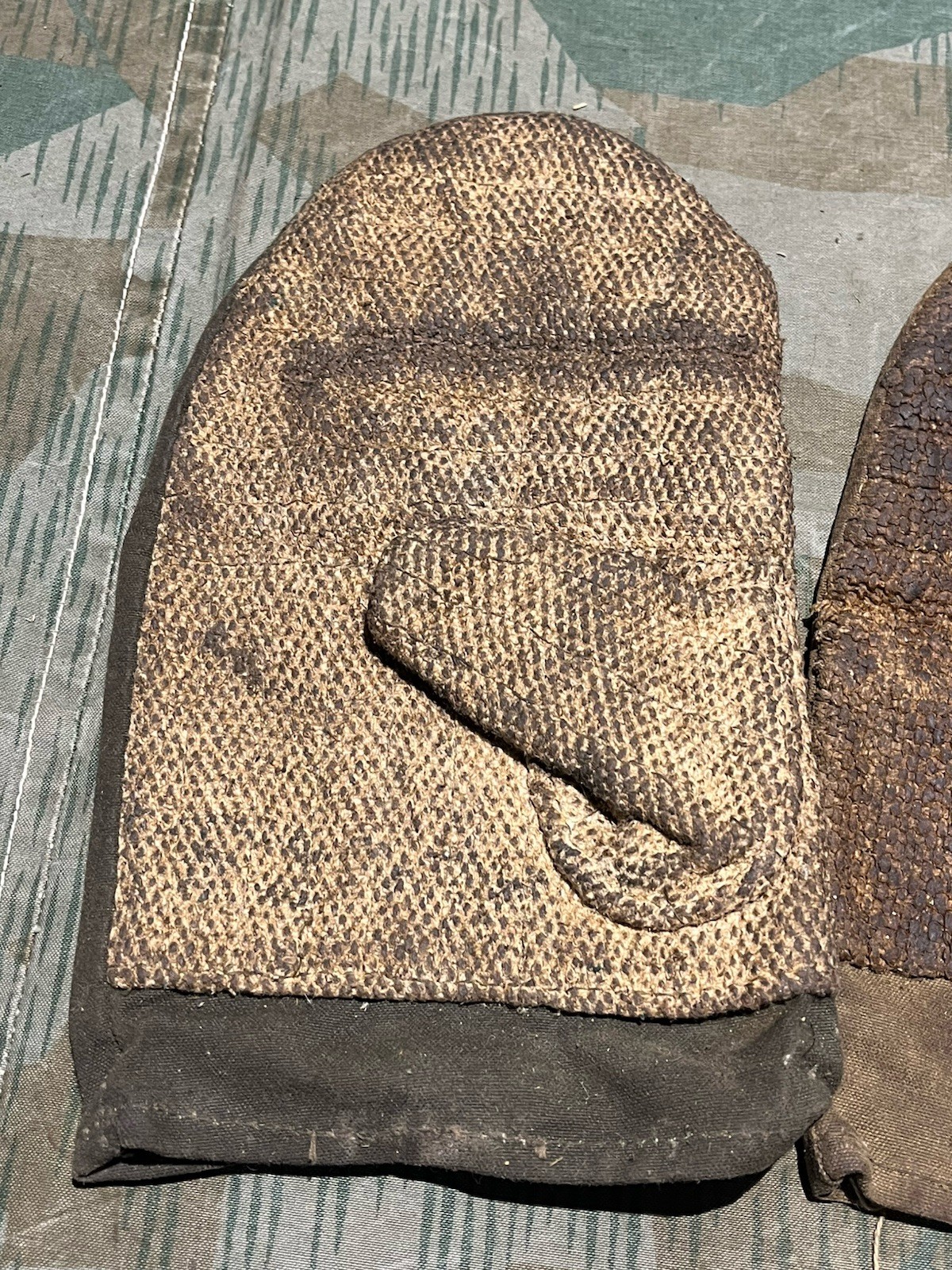 Post WW2 Yugo Mg34 Mg42 Mg53 Hot Barrel Glove (1x Only) - Image 2