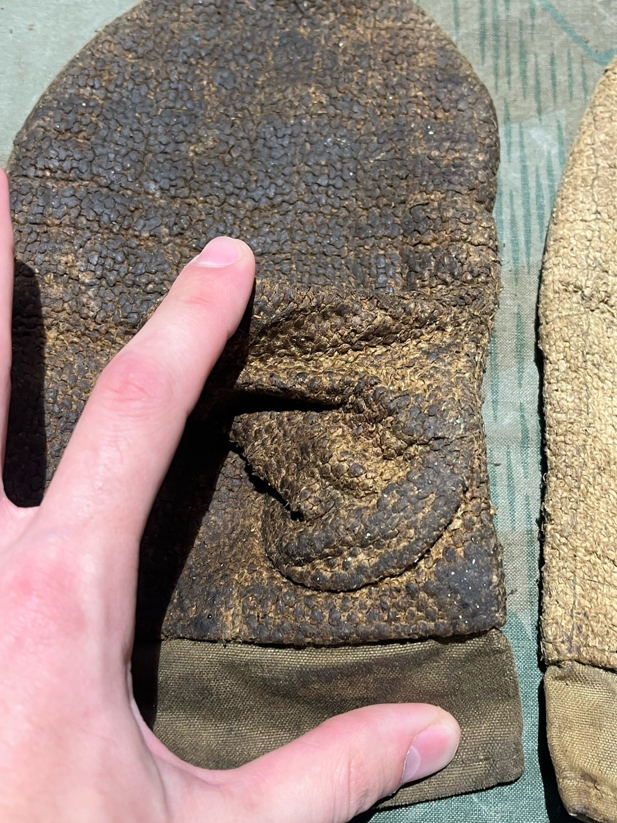Post WW2 Yugo Mg34 Mg42 Mg53 Hot Barrel Glove (1x Only) - Image 5