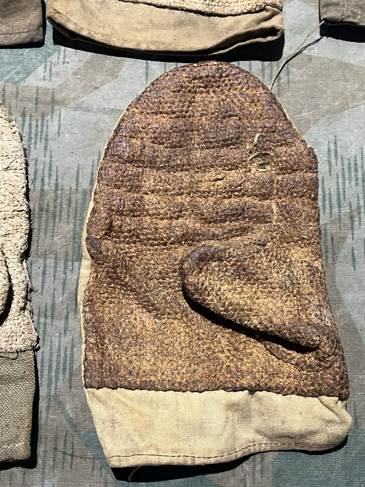 Post WW2 Yugo Mg34 Mg42 Mg53 Hot Barrel Glove (1x Only) - Image 8