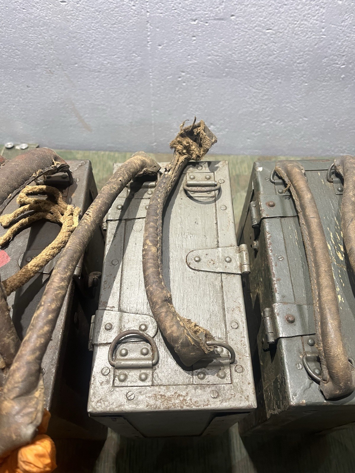 Original WW2 German / 3x Italian Breda M37 Ammo Cans Boxes Crates w/ Feed Trays - Image 10