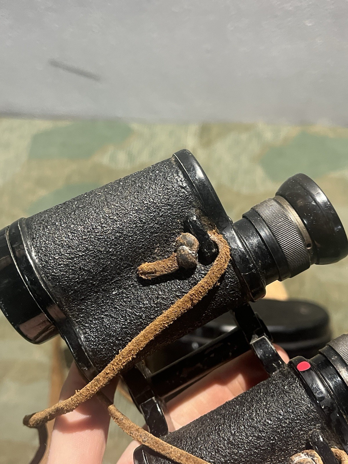 Original WW2 German 6x30 Binoculars Dienstglas w/ Bakelite Case / Shoulder Strap - Image 20