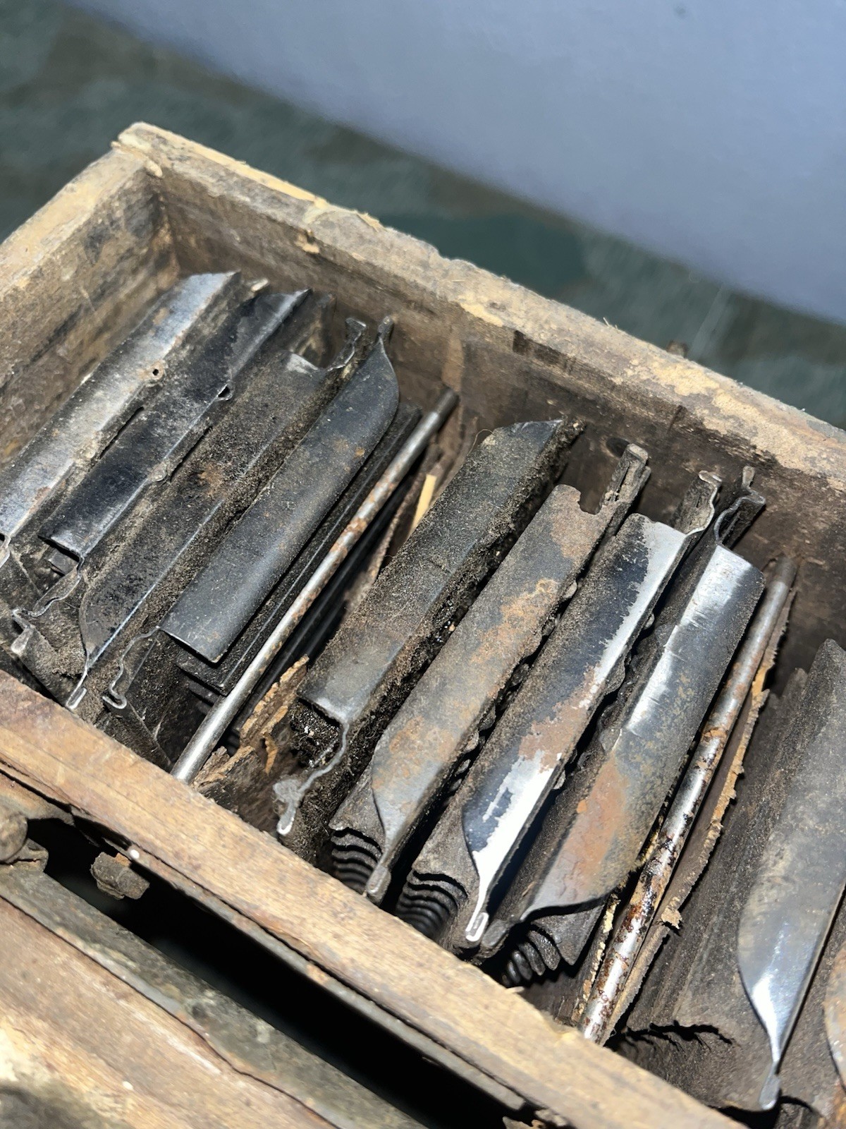 Original WW2 German / 3x Italian Breda M37 Ammo Cans Boxes Crates w/ Feed Trays - Image 12