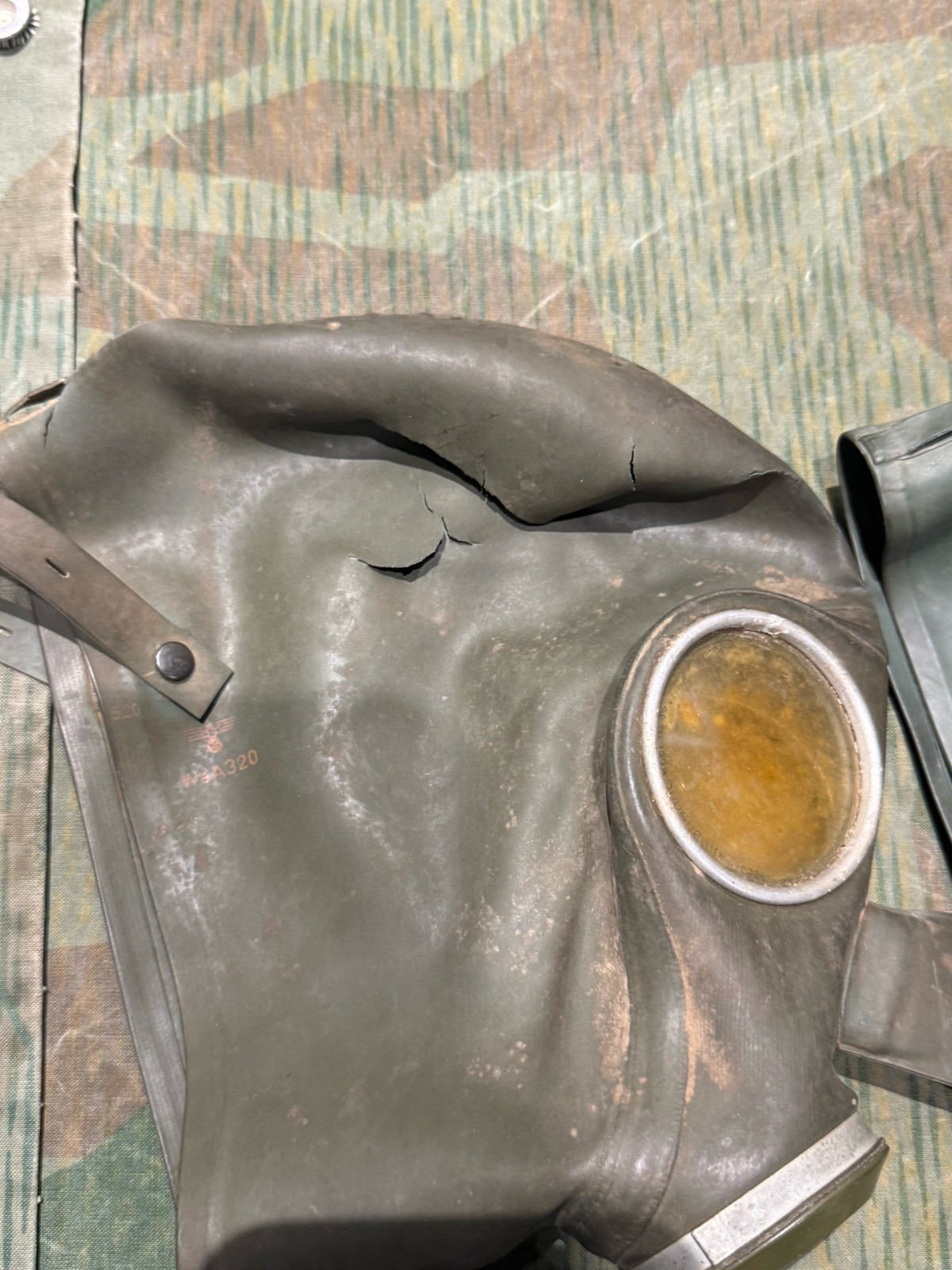 Original WW2 German Luftschutz Vm37 Civil Gas Mask & Filter Waffen Marked (1x Only) - Image 3