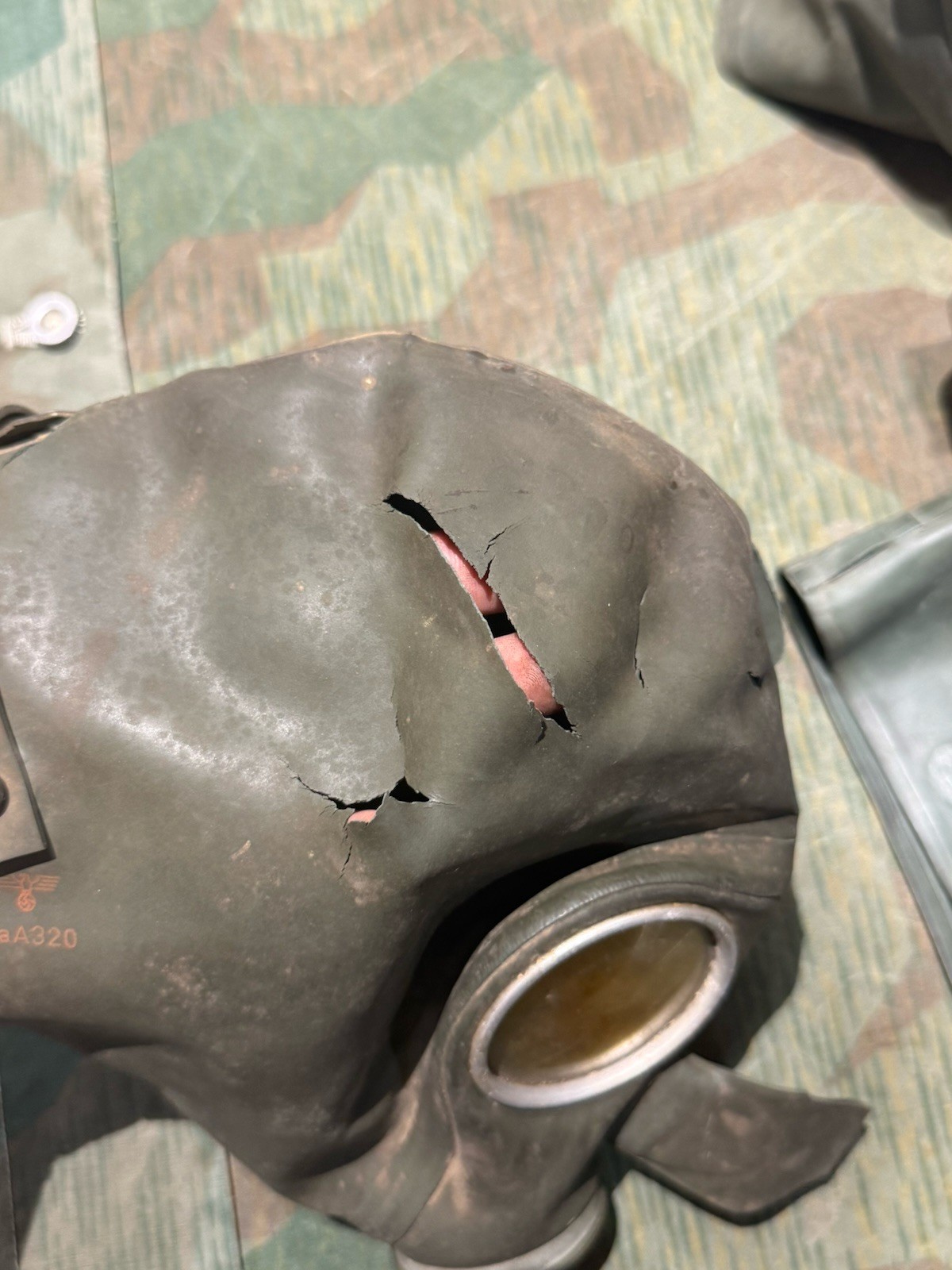 Original WW2 German Luftschutz Vm37 Civil Gas Mask & Filter Waffen Marked (1x Only) - Image 4