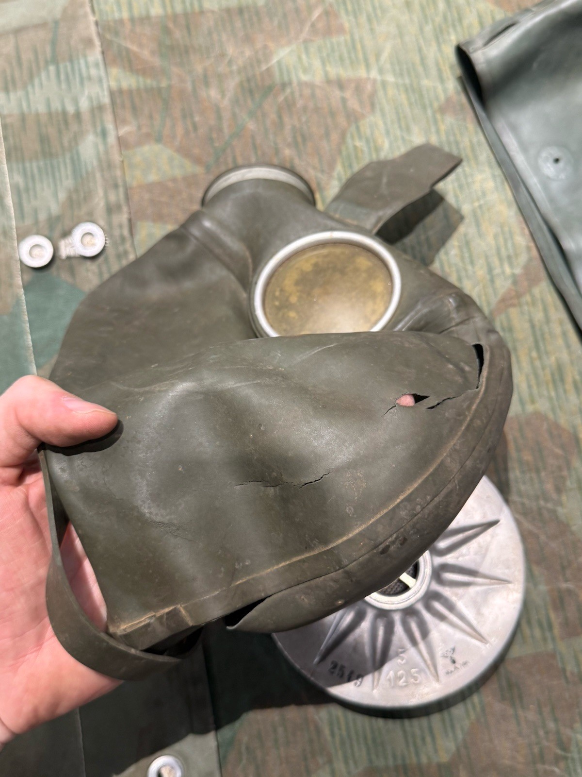 Original WW2 German Luftschutz Vm37 Civil Gas Mask & Filter Waffen Marked (1x Only) - Image 5