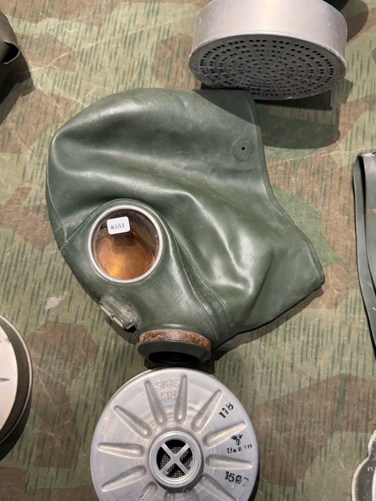 Original WW2 German Luftschutz Vm37 Civil Gas Mask & Filter Waffen Marked (1x Only) - Image 10