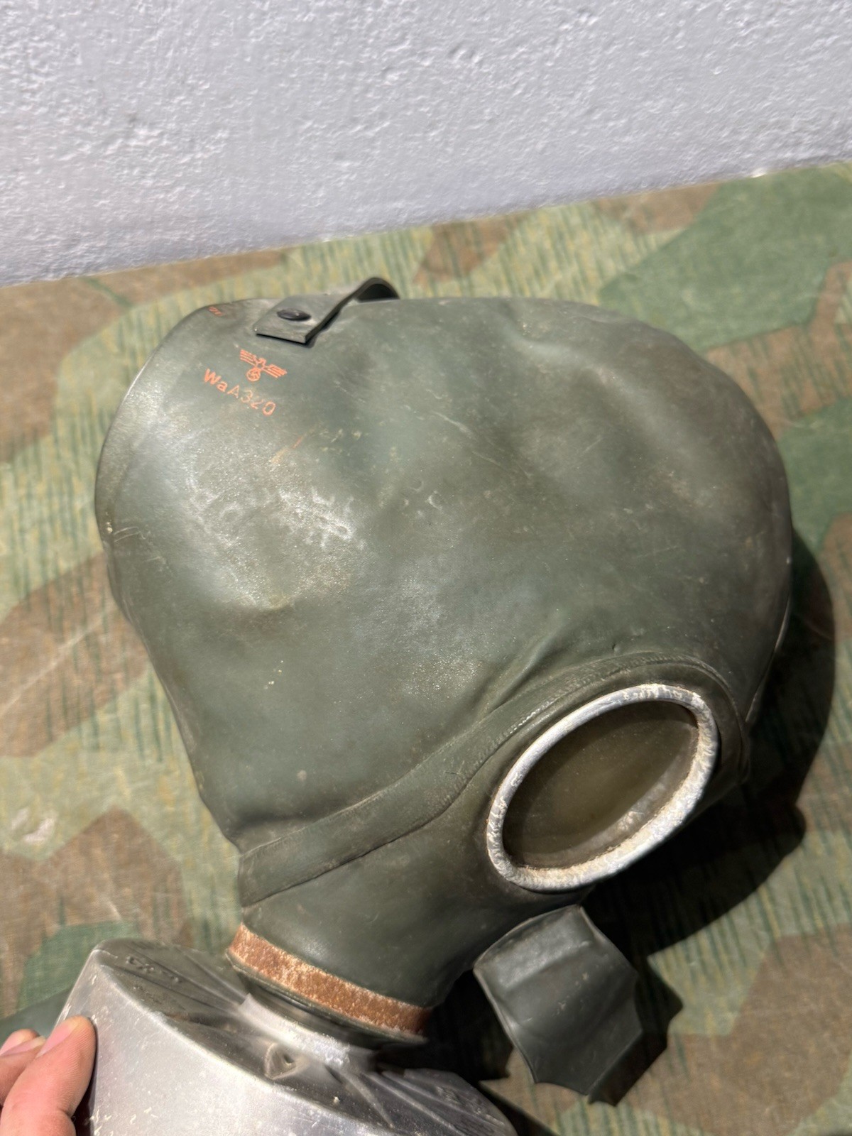 Original WW2 German Luftschutz Vm37 Civil Gas Mask & Filter Waffen Marked (1x Only) - Image 18