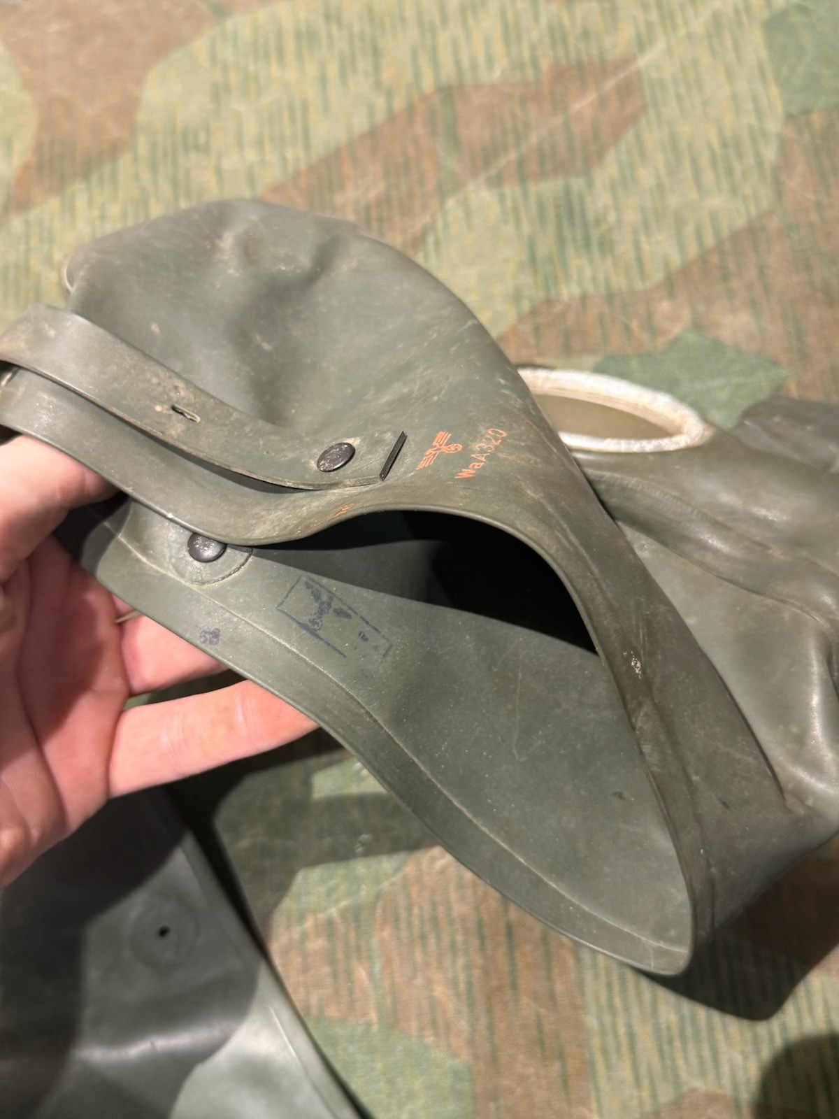 Original WW2 German Luftschutz Vm37 Civil Gas Mask & Filter Waffen Marked (1x Only) - Image 20