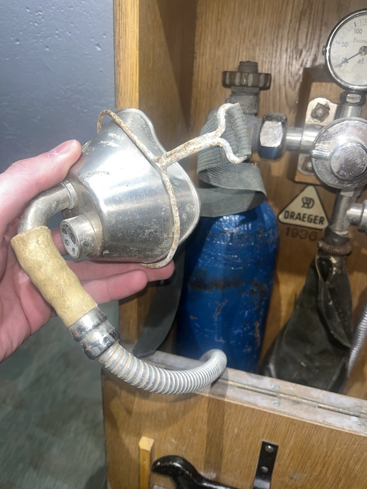 Original WW2 German Sauerstoffbehandlungsgerät Field Hospital Oxygen Mask Dated 1936 - Image 9