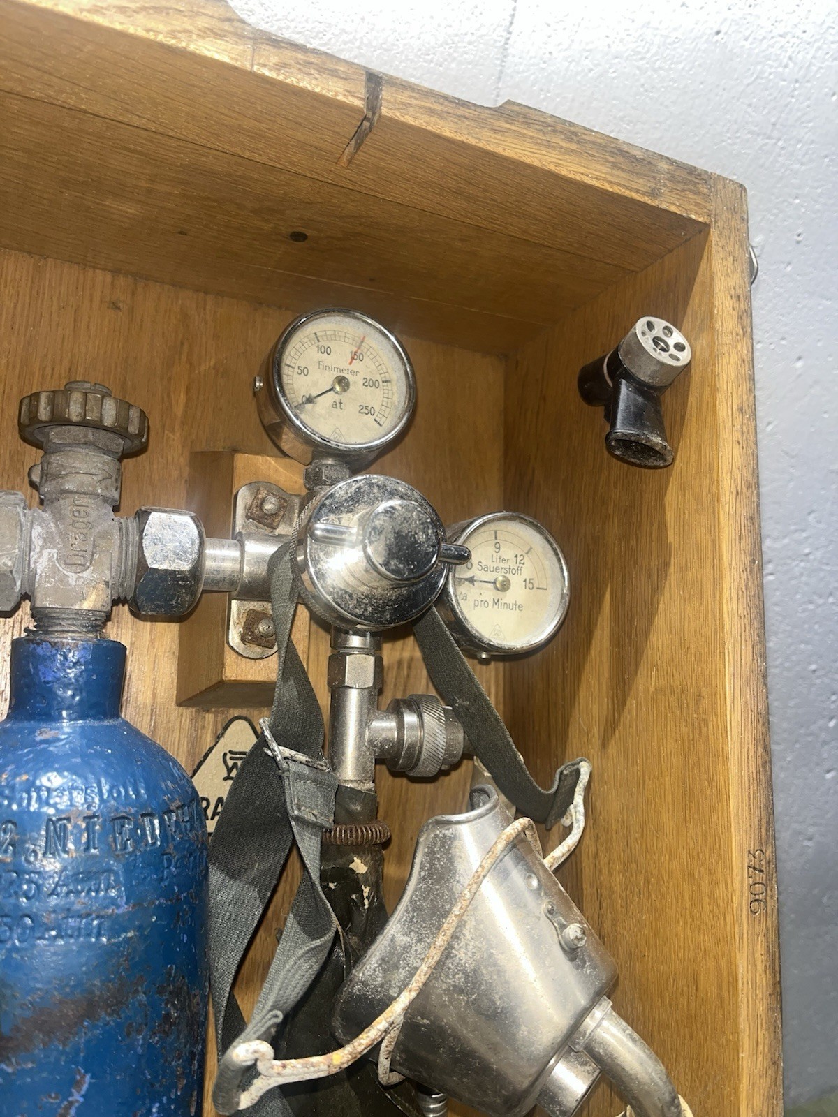 Original WW2 German Sauerstoffbehandlungsgerät Field Hospital Oxygen Mask Dated 1936 - Image 11