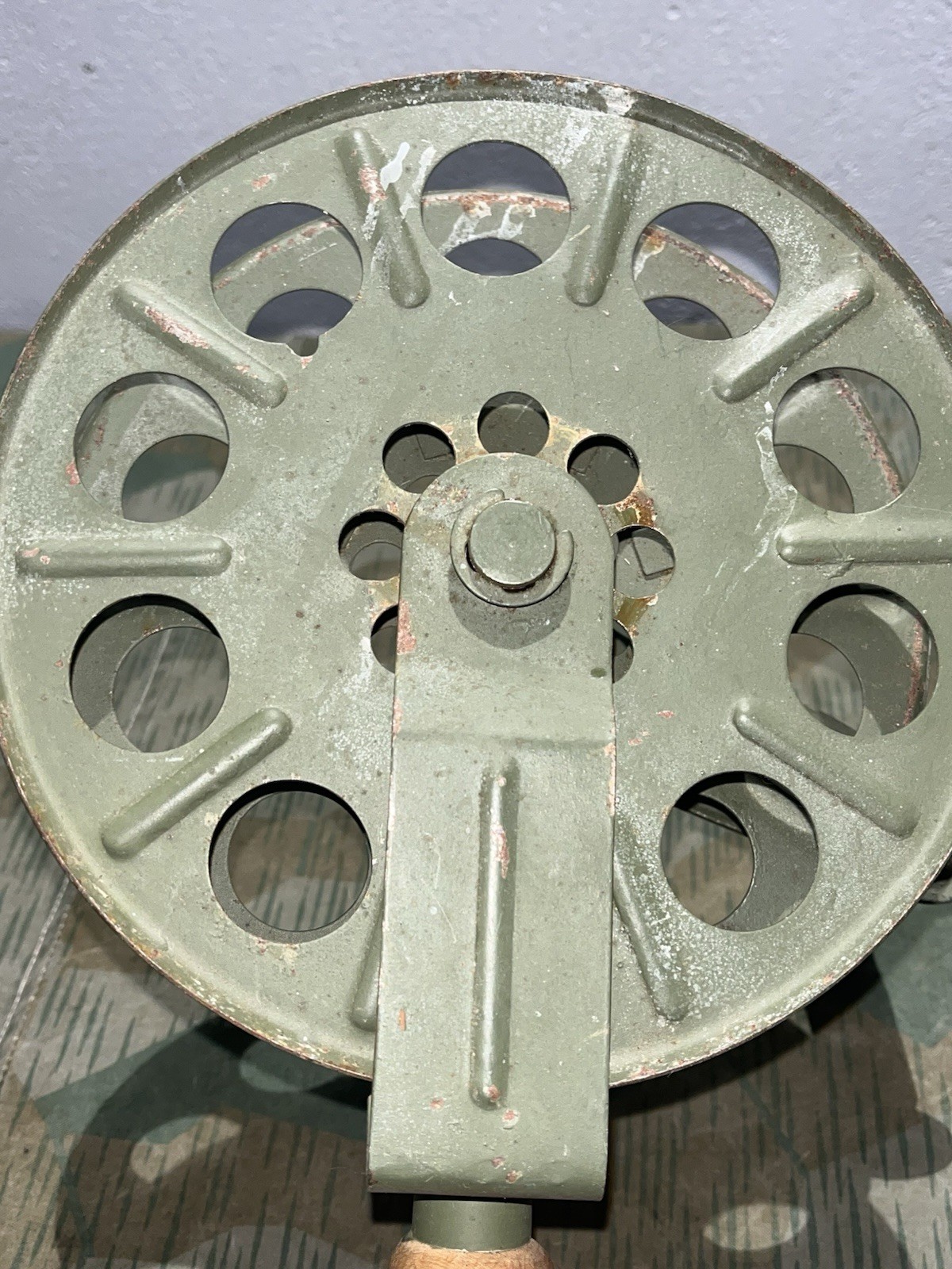 WW2 German Style / Post War FF33 Field Telephone Wire Hand Cable Reel - Image 11