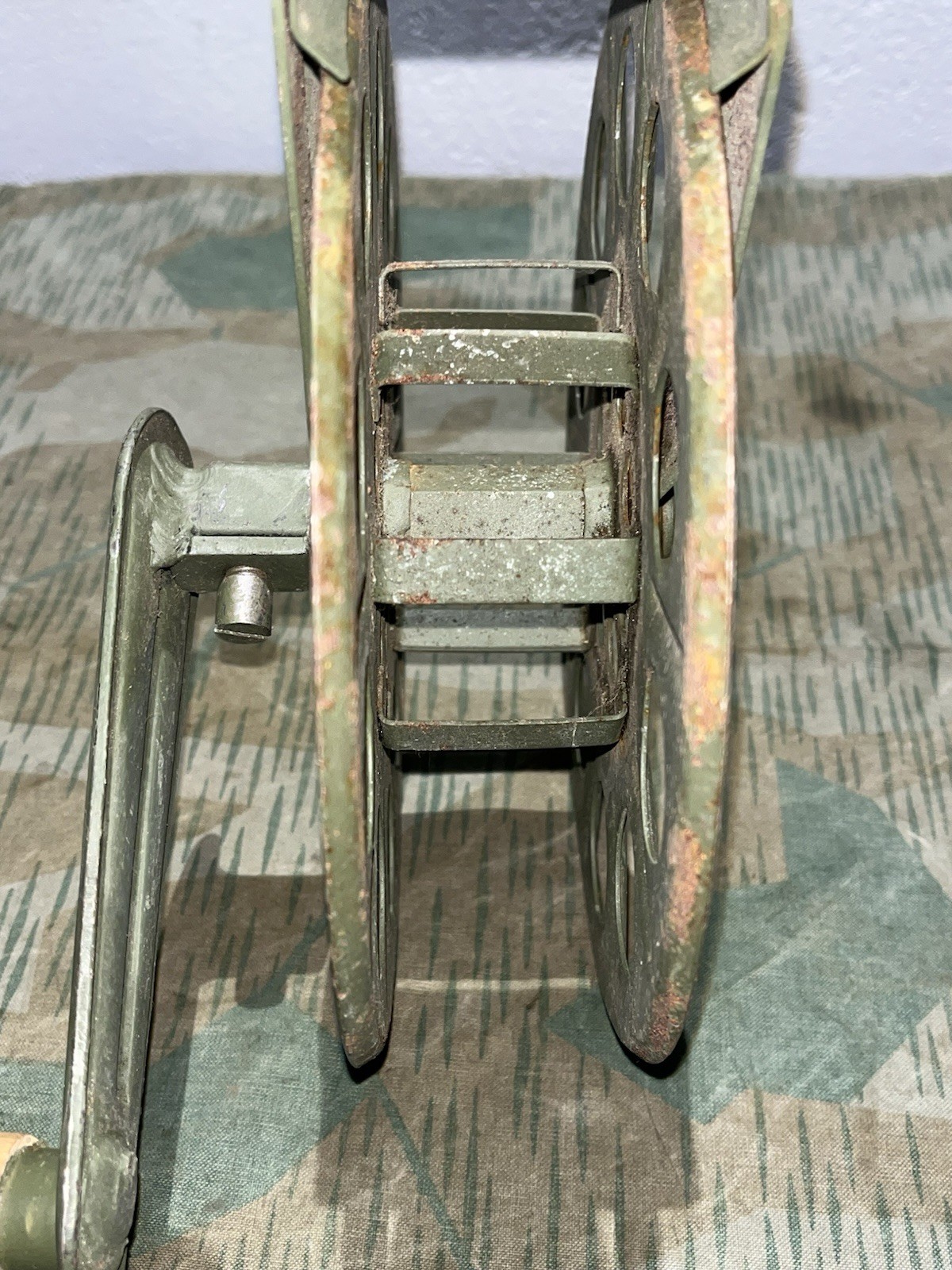 WW2 German Style / Post War FF33 Field Telephone Wire Hand Cable Reel - Image 20