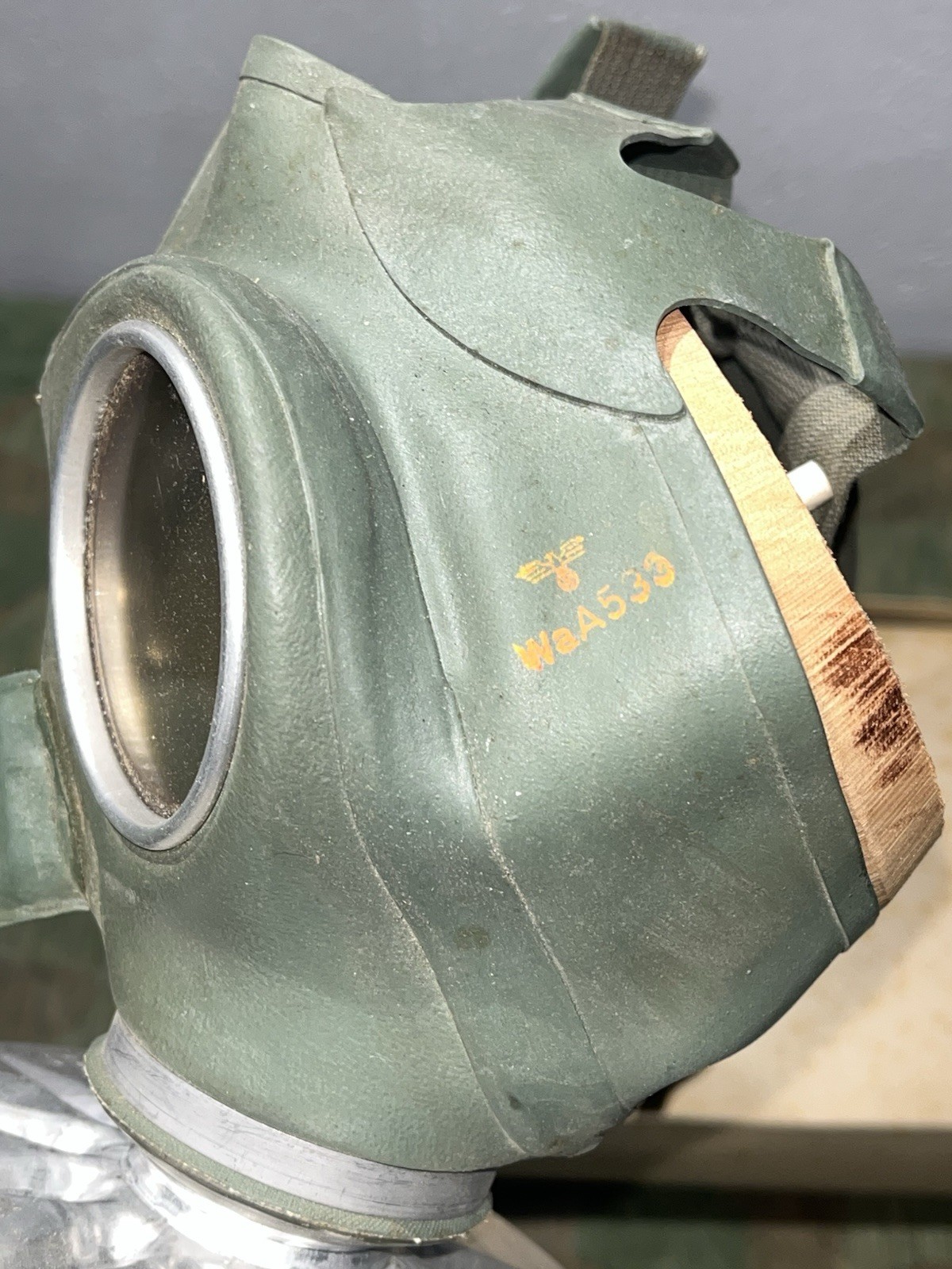 Original WW2 German Luftschutz VM40 Civil Gas Mask & Filter Waffen Marked in Storage Box - Image 2