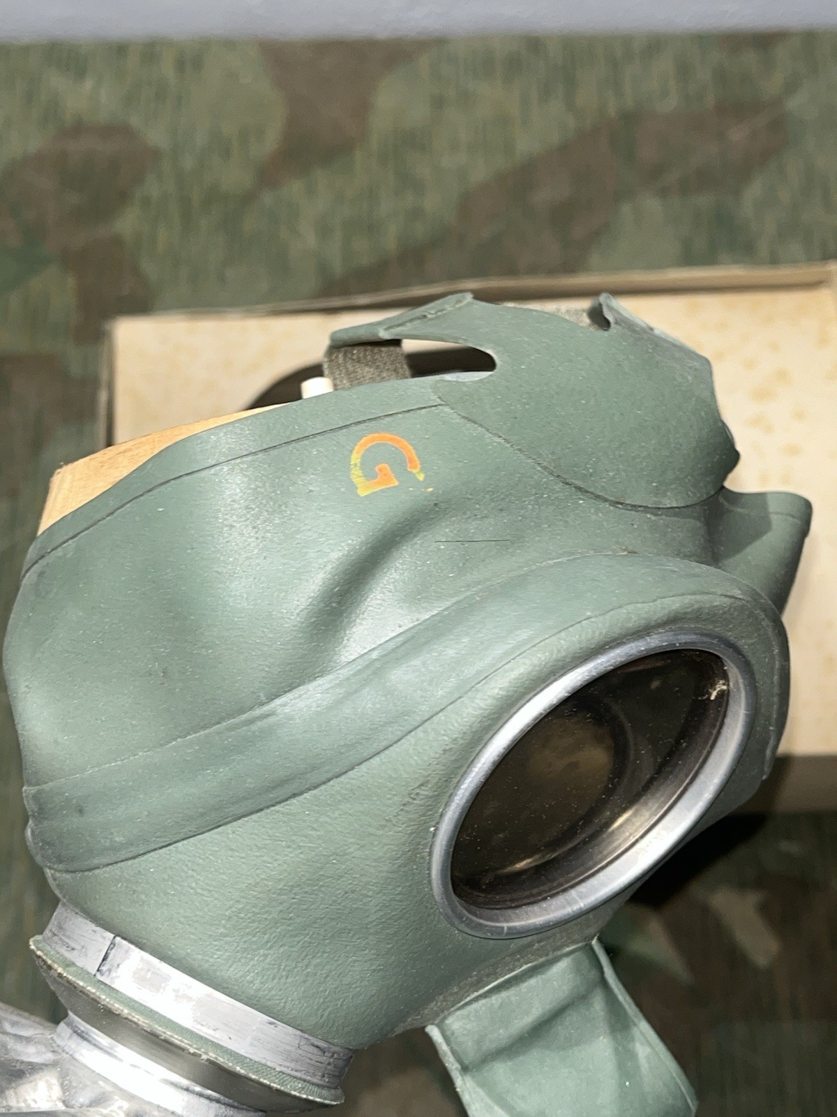 Original WW2 German Luftschutz VM40 Civil Gas Mask & Filter Waffen Marked in Storage Box - Image 4