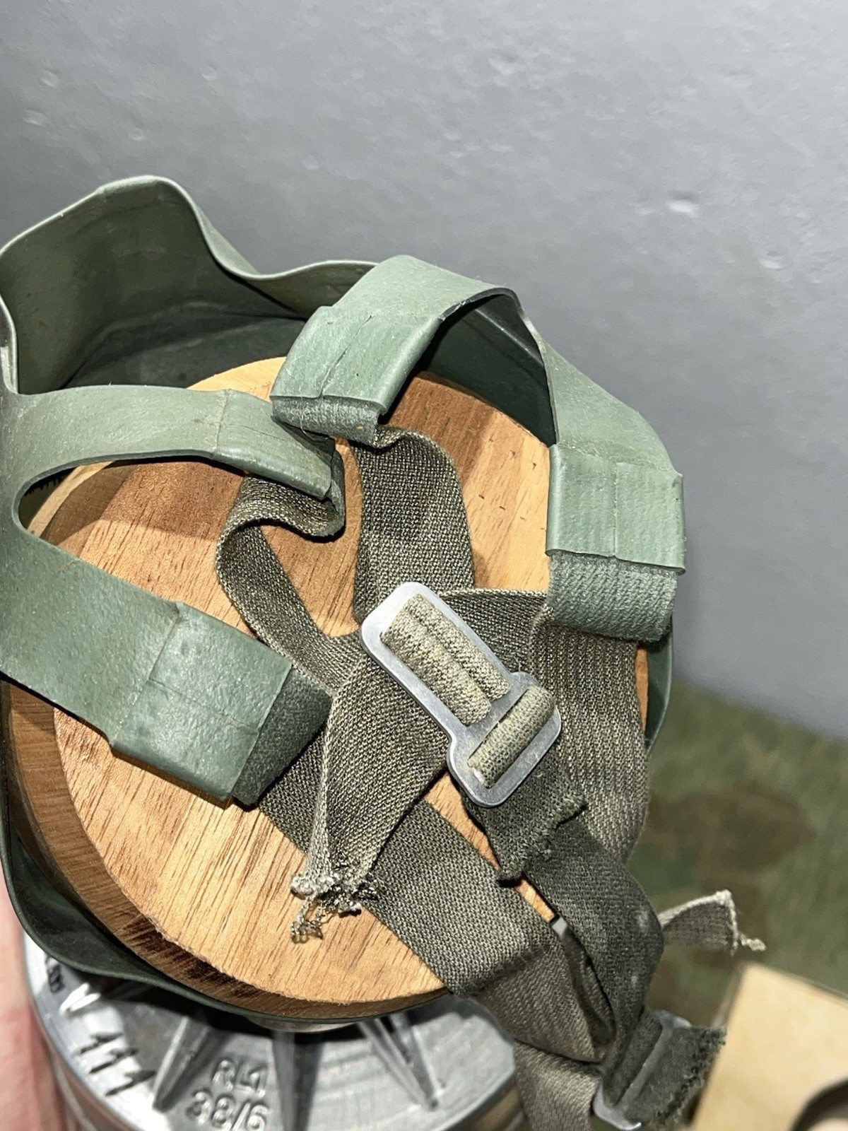 Original WW2 German Luftschutz VM40 Civil Gas Mask & Filter Waffen Marked in Storage Box - Image 5