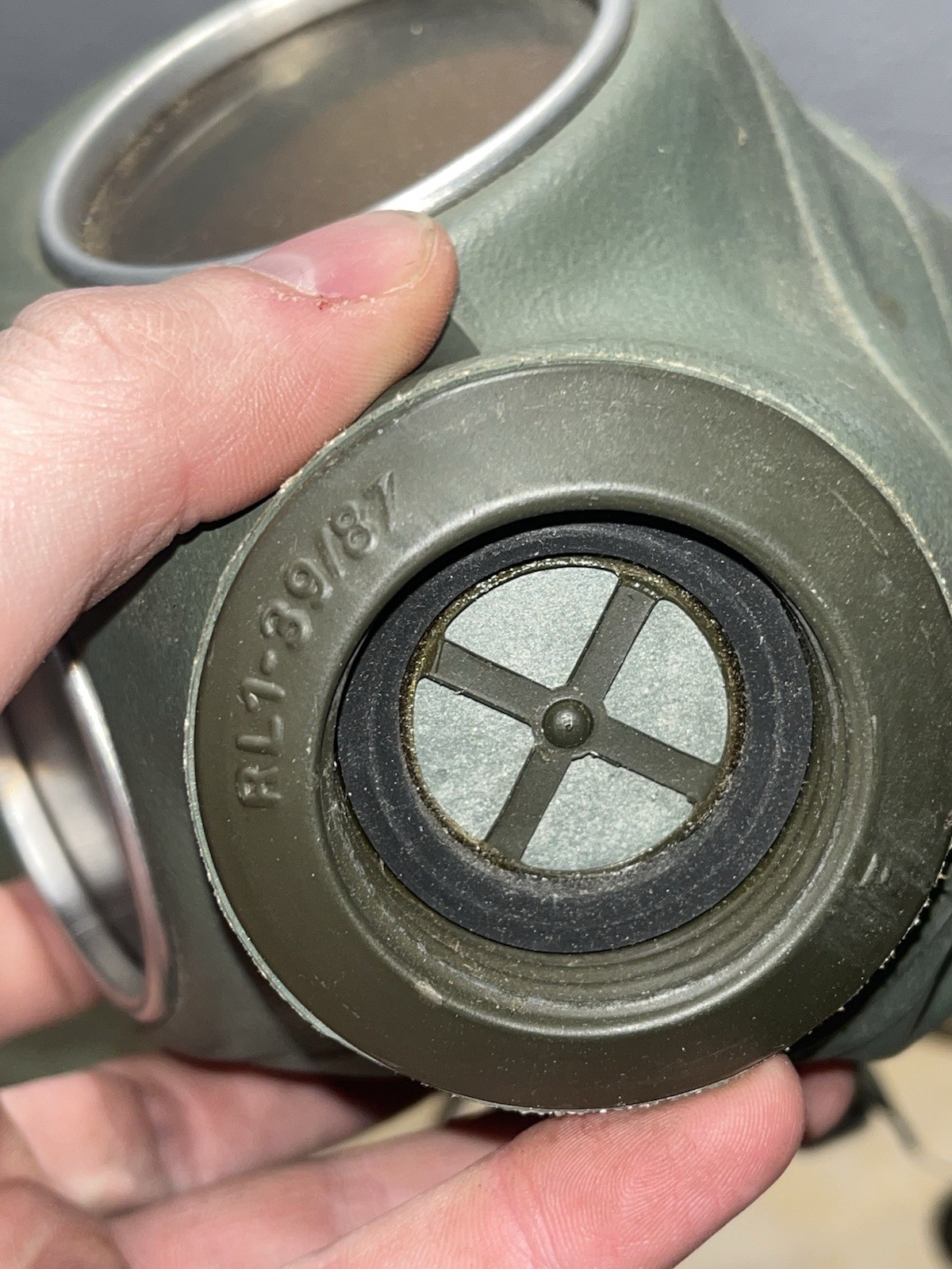 Original WW2 German Luftschutz VM40 Civil Gas Mask & Filter Waffen Marked in Storage Box - Image 9