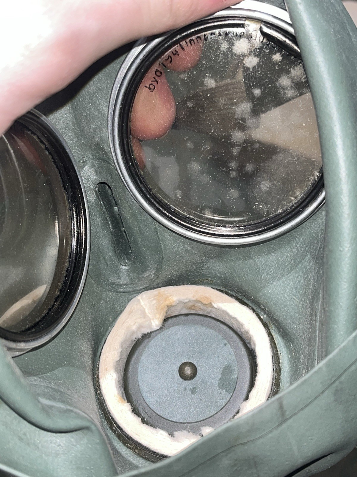 Original WW2 German Luftschutz VM40 Civil Gas Mask & Filter Waffen Marked in Storage Box - Image 11