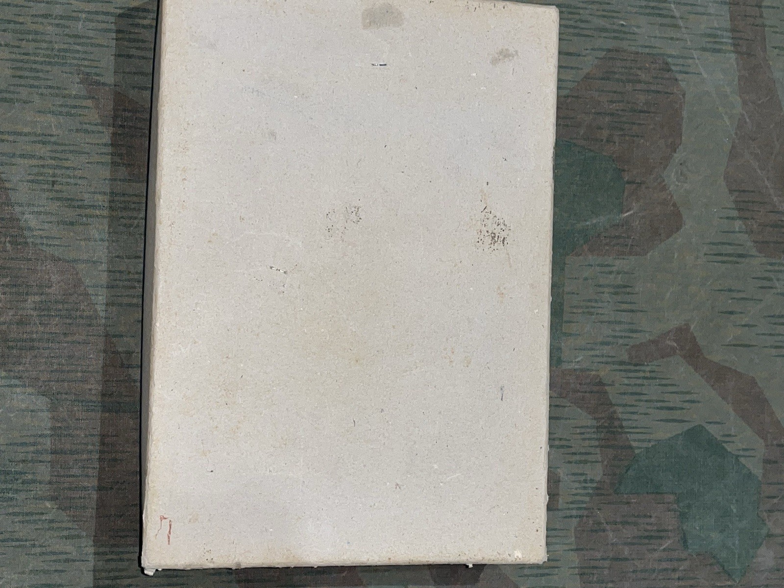 Original WW2 German Luftschutz VM40 Civil Gas Mask & Filter Waffen Marked in Storage Box - Image 15