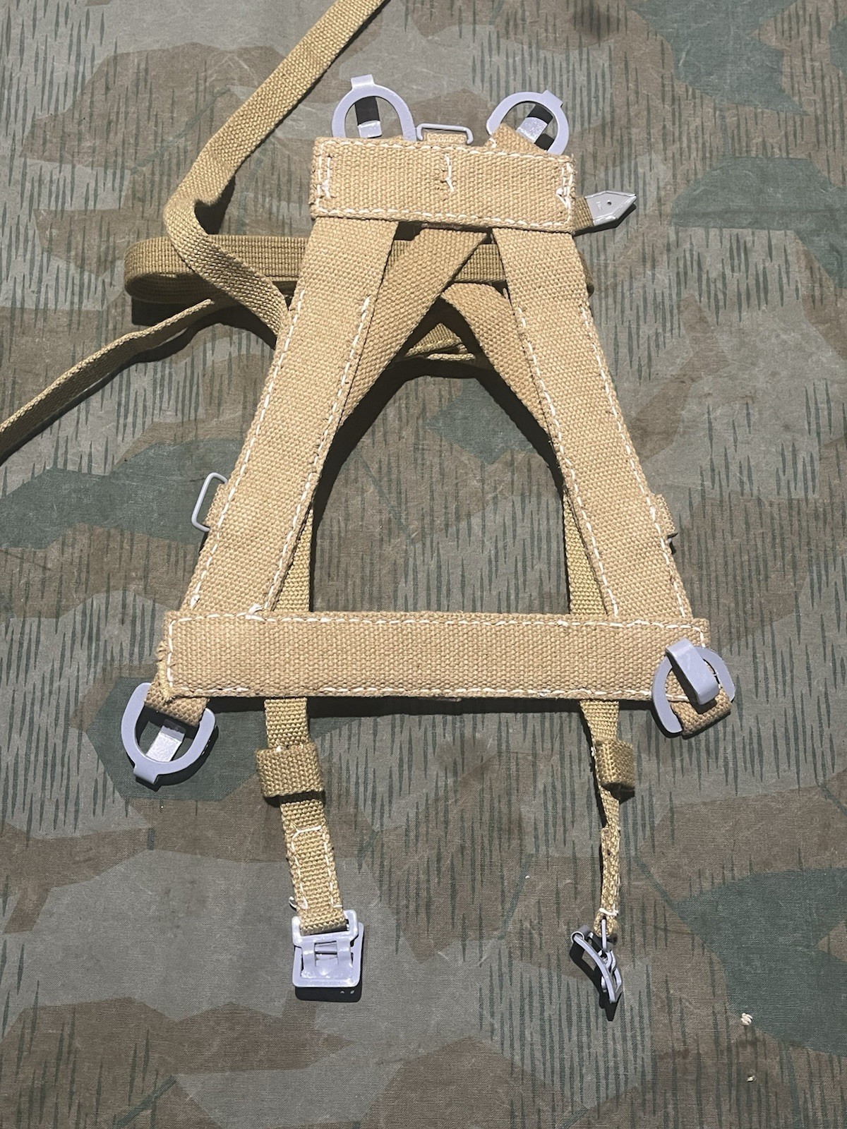 Reproduction WW2 German Wehrmacht Uniform Web Strap A-Frame Carrier - Image 11
