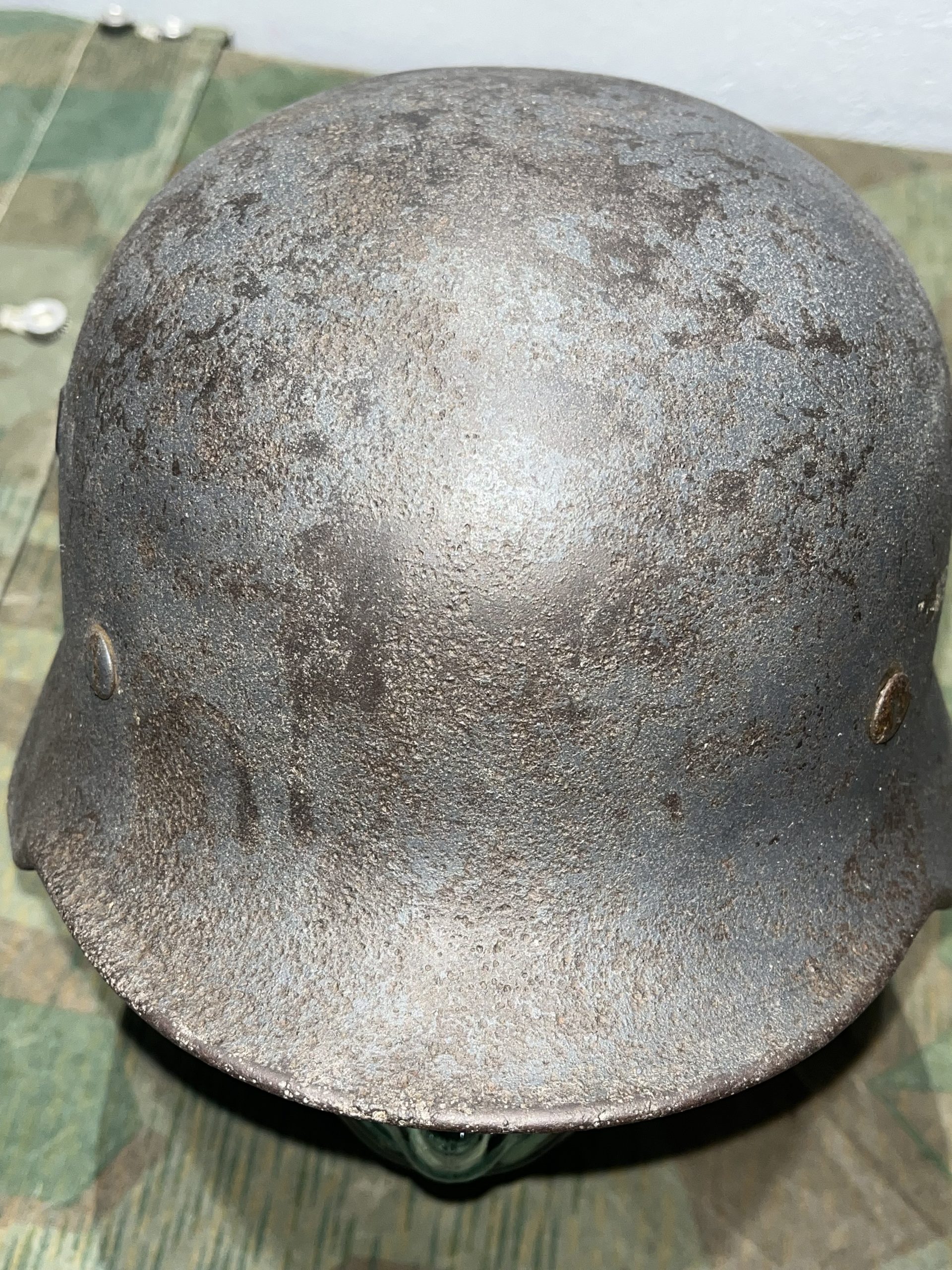 Original WW2 German Luftwaffe M40 Helmet Stahlhelm w/ Partial Decal - Image 6