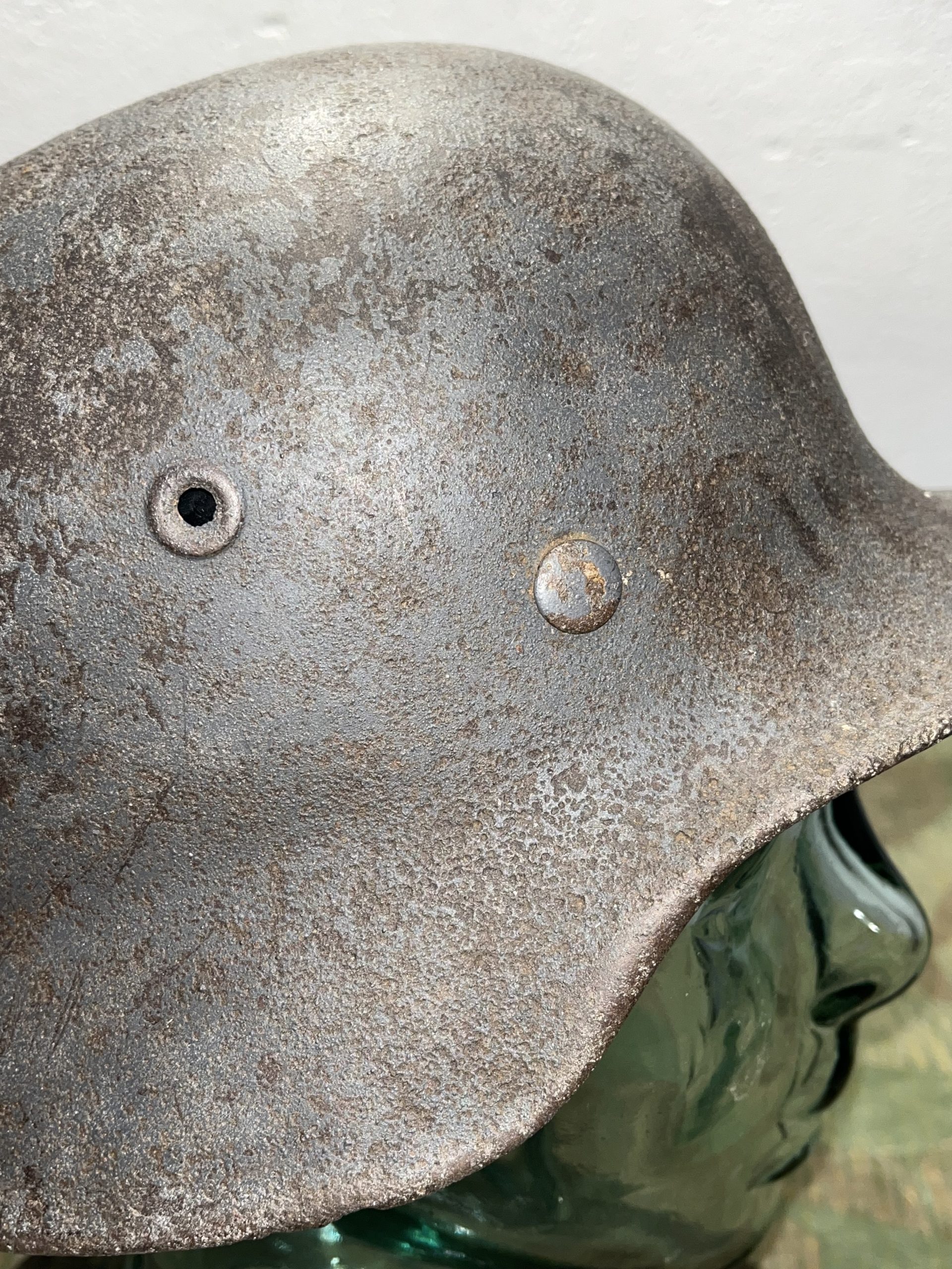Original WW2 German Luftwaffe M40 Helmet Stahlhelm w/ Partial Decal - Image 8