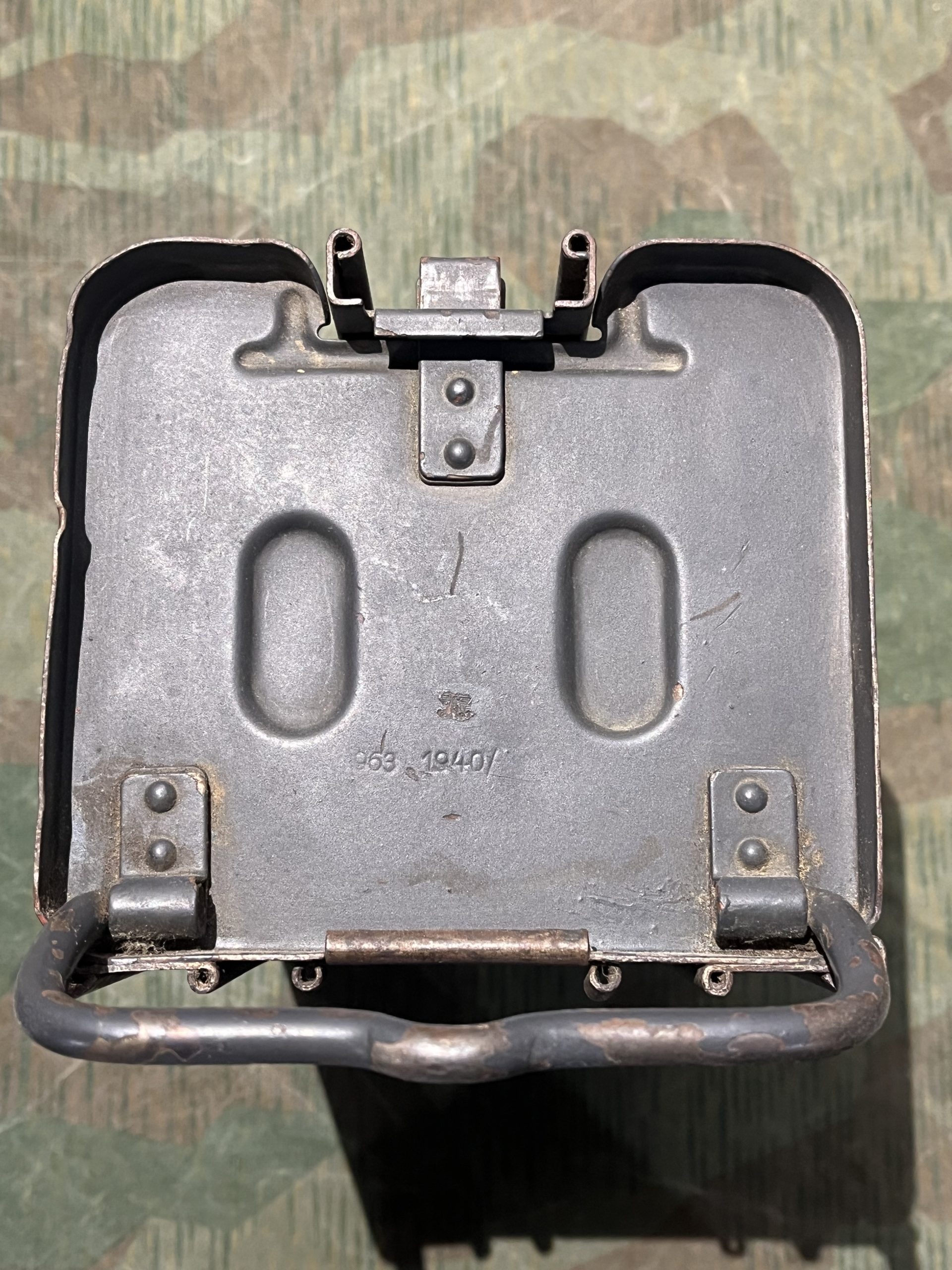 Original WW2 German Mg34 Mg42 2x Drums w/ Carrier Gurttrommel Marked 963 1940 (Original Panzergrau Painted) - Image 3