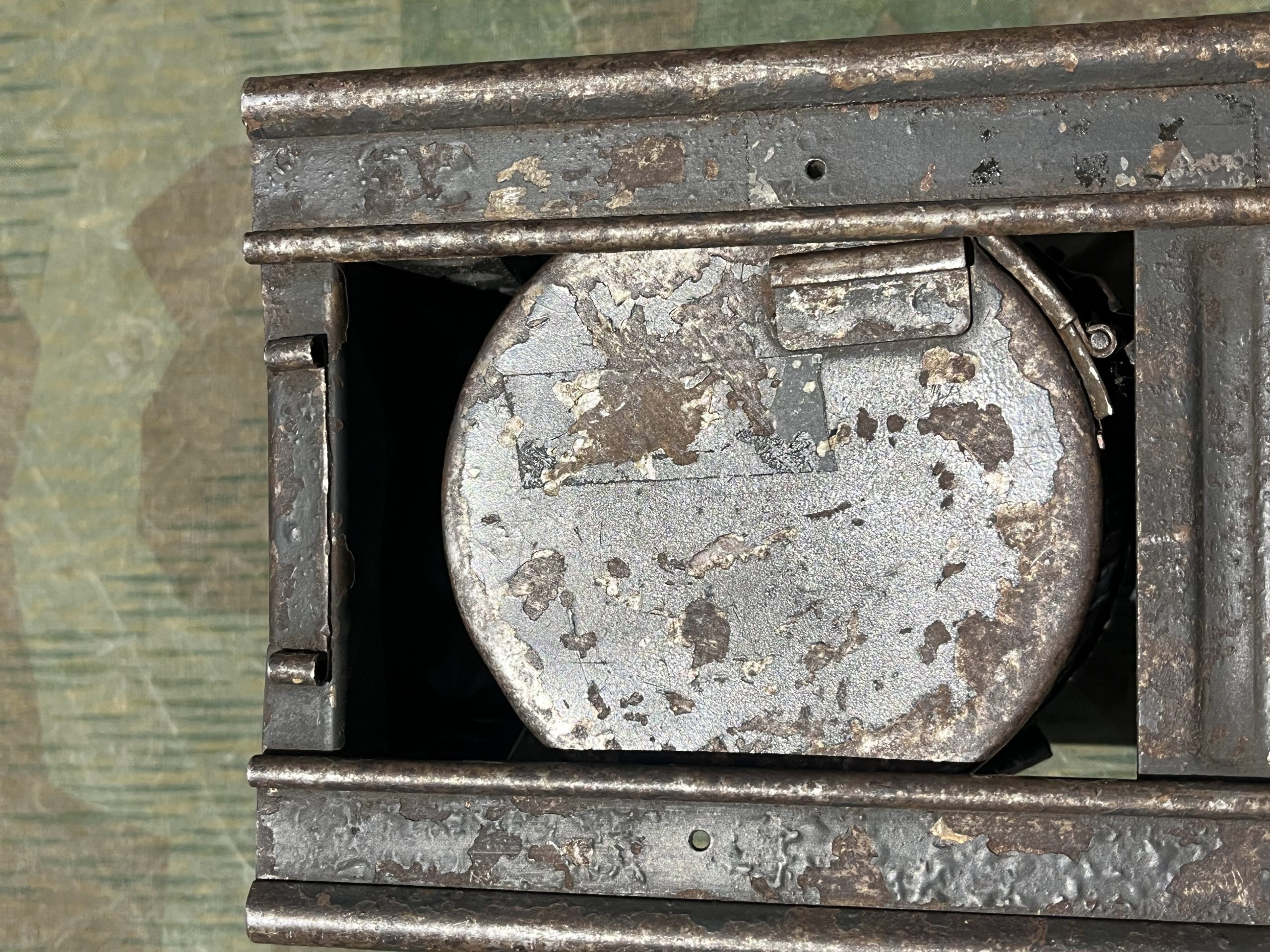 Original WW2 German Mg34 Mg42 2x Drums w/ Carrier Gurttrommel Marked 963 1940 (Original Panzergrau Painted) - Image 7