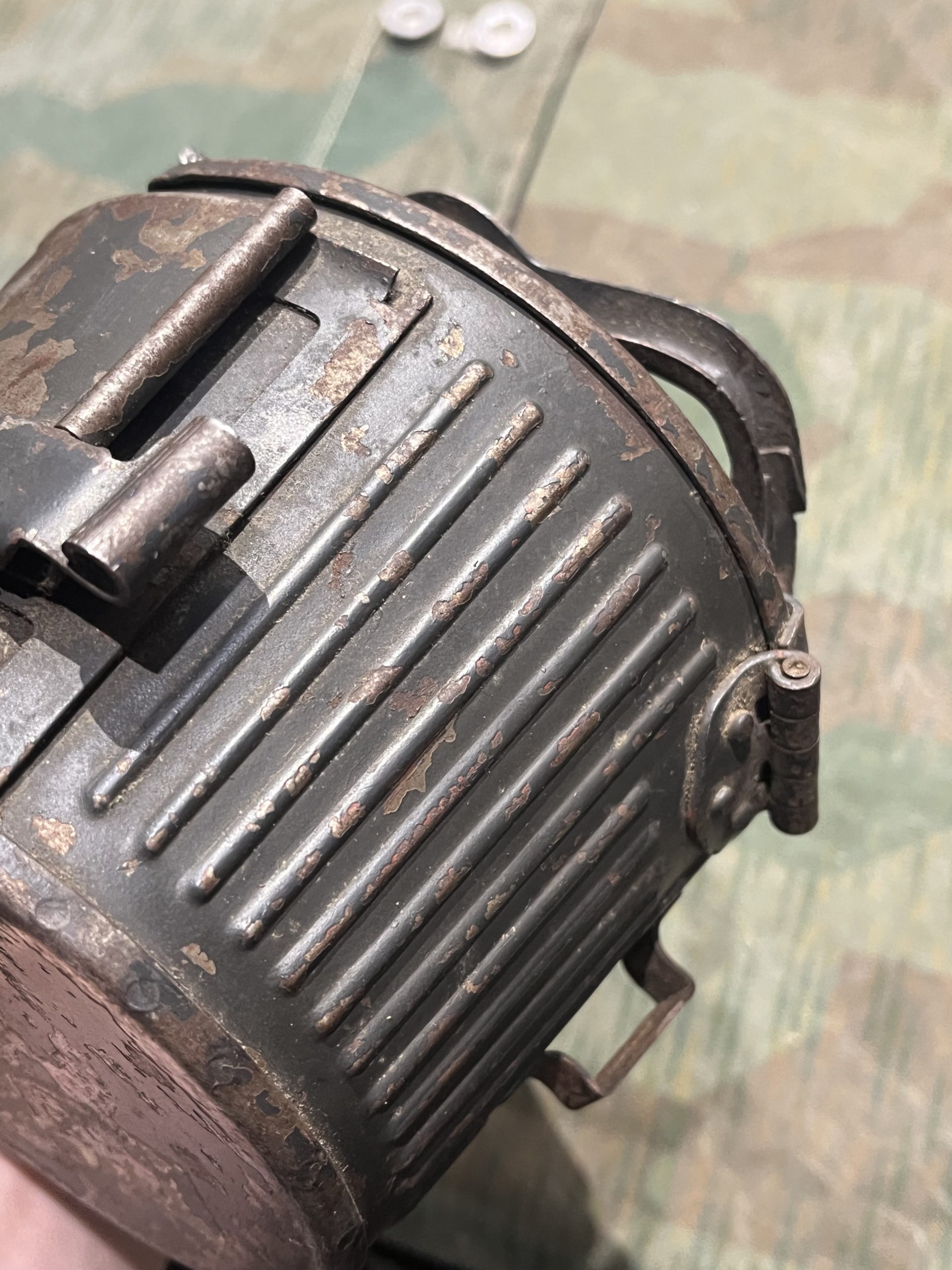 Original WW2 German Mg34 Mg42 2x Drums w/ Carrier Gurttrommel Marked 963 1940 (Original Panzergrau Painted) - Image 25