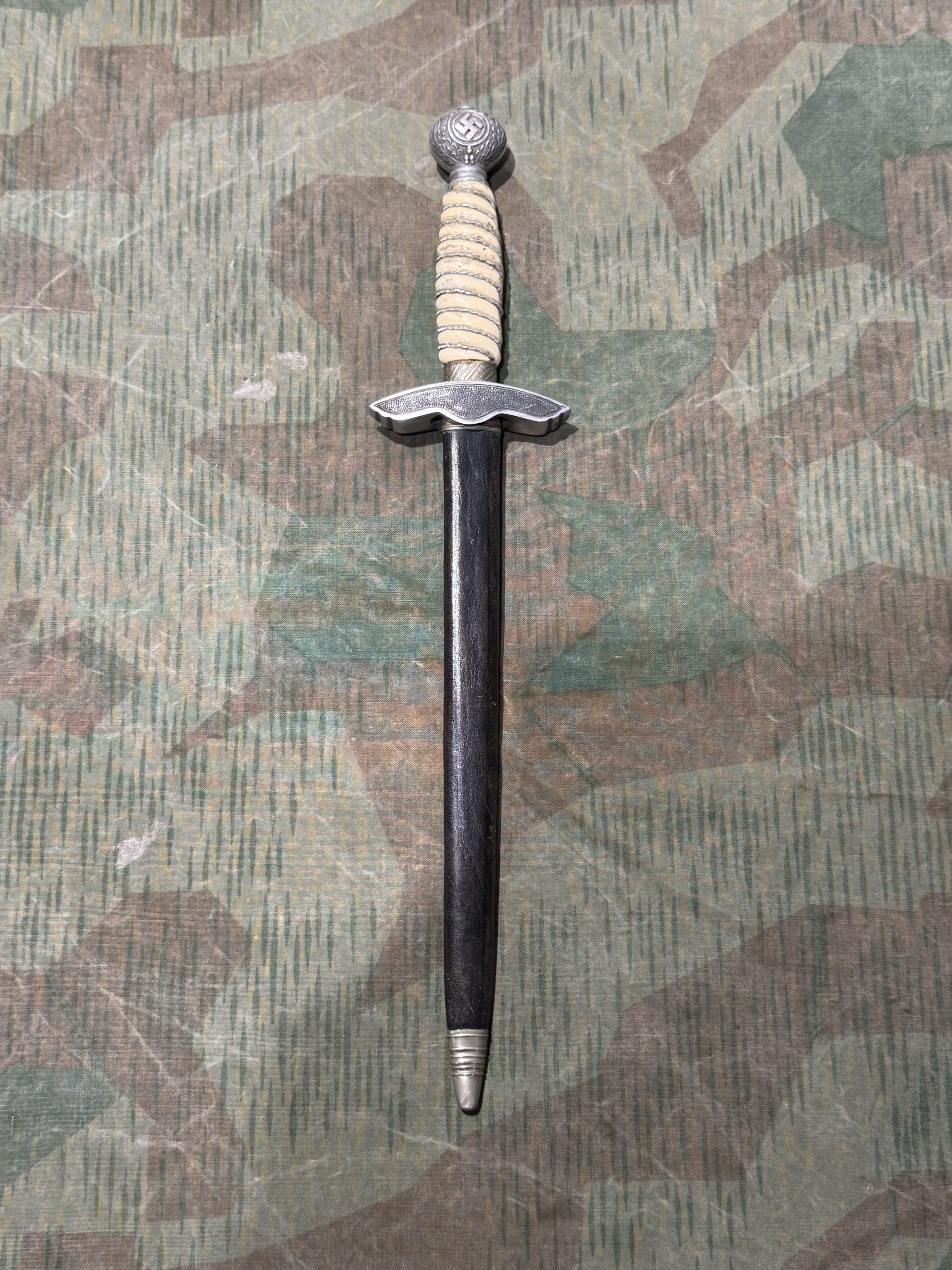 Original WW2 German Luftwaffe 2nd Model Officer's Dagger - F.W. Höller (With Repro Sheath) - Image 9