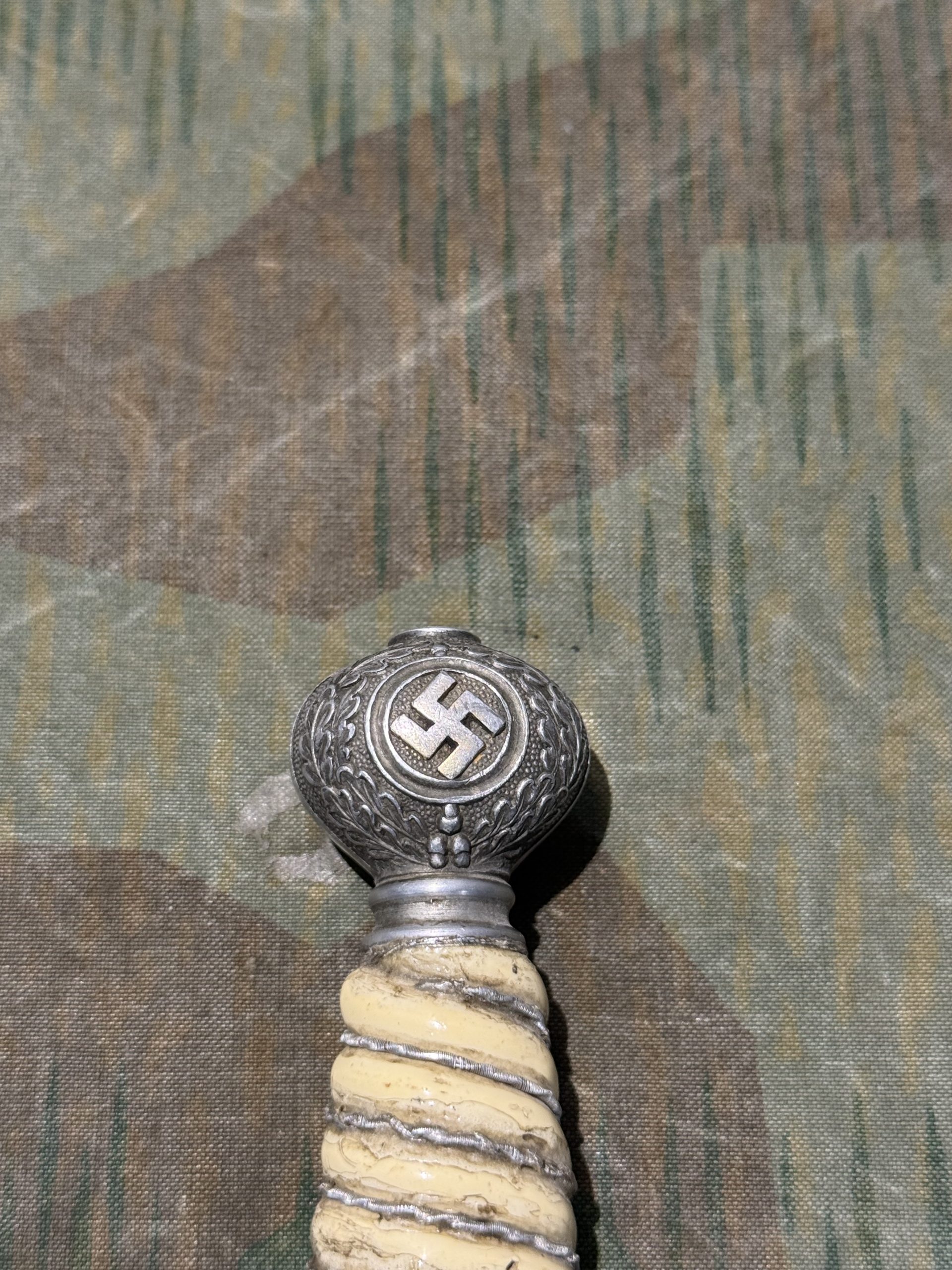Original WW2 German Luftwaffe 2nd Model Officer's Dagger - F.W. Höller (With Repro Sheath) - Image 15
