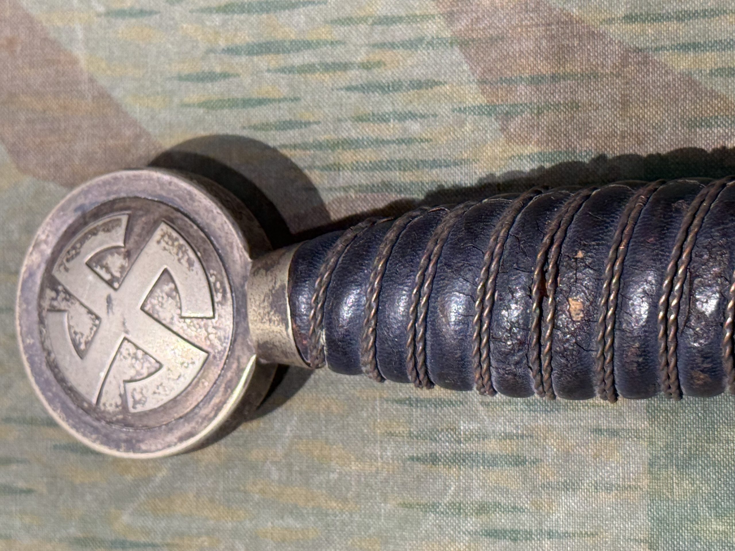 Original WW2 German Luftwaffe Officer's Sword w/ Scabbard (Fliegerschwert) - Carl Eickhorn - Image 4