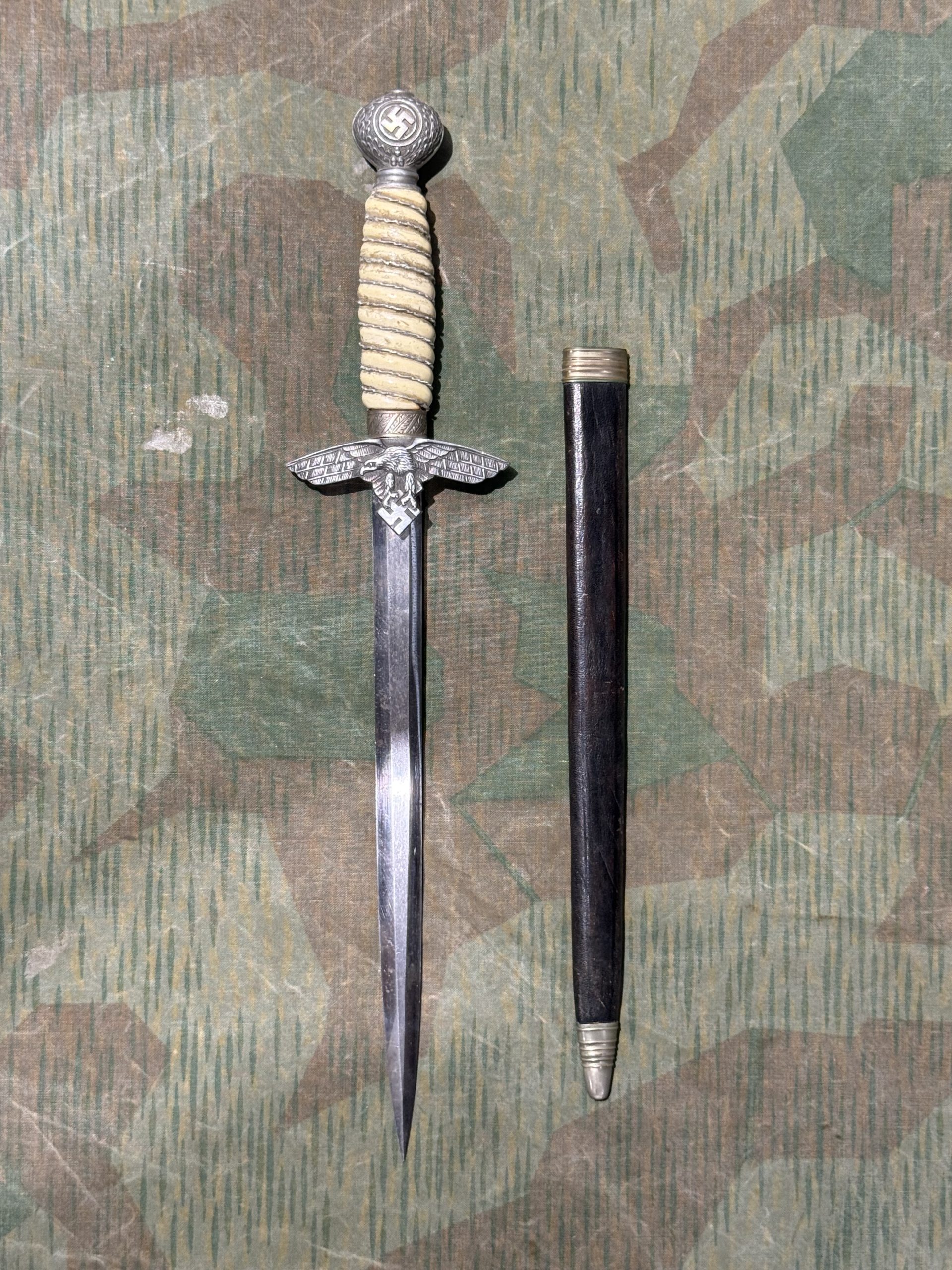 Original WW2 German Luftwaffe 2nd Model Officer's Dagger - F.W. Höller (With Repro Sheath)