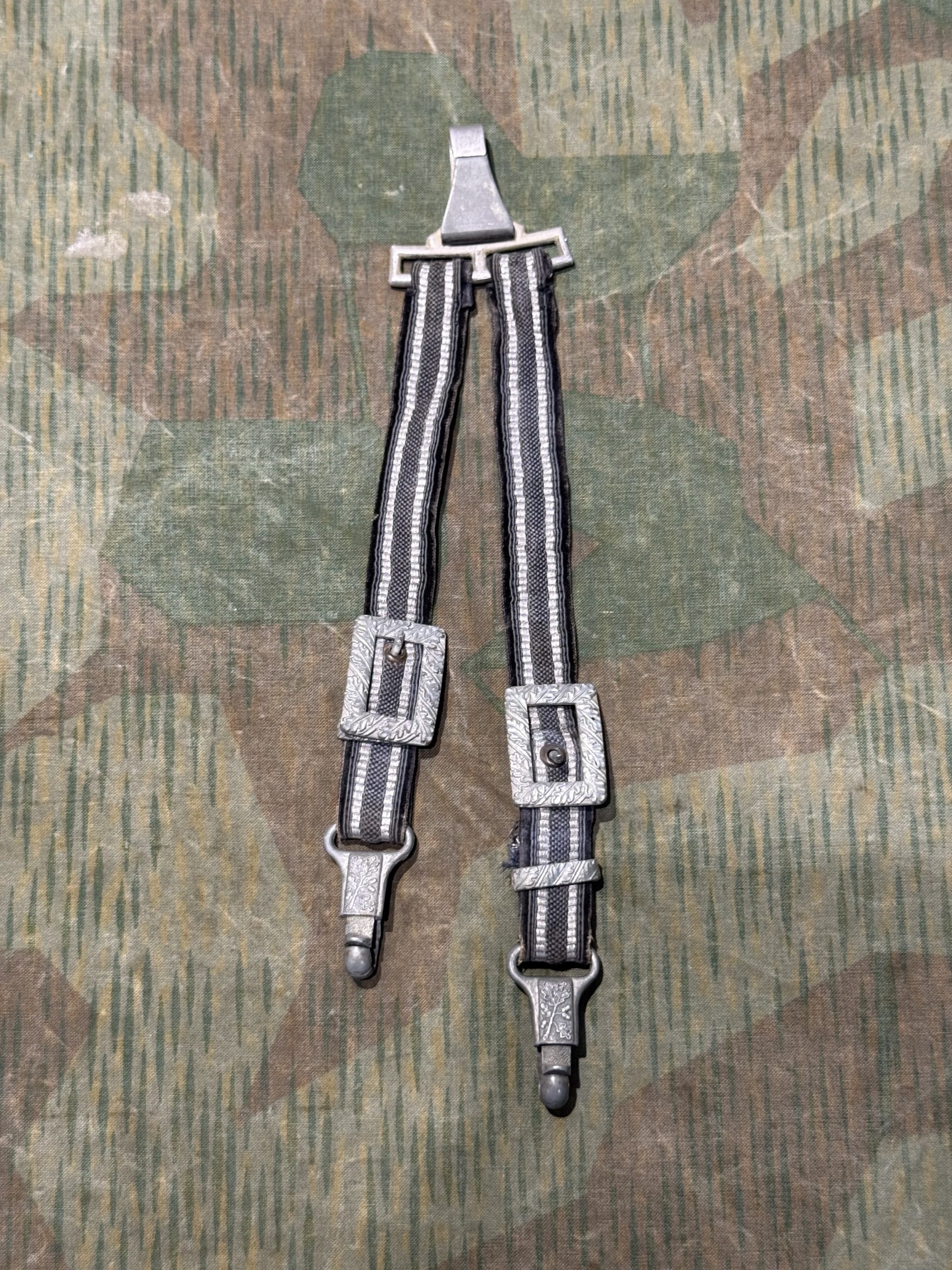Original WW2 German Luftwaffe 2nd Model Dagger Hanger (Dolchgehange)
