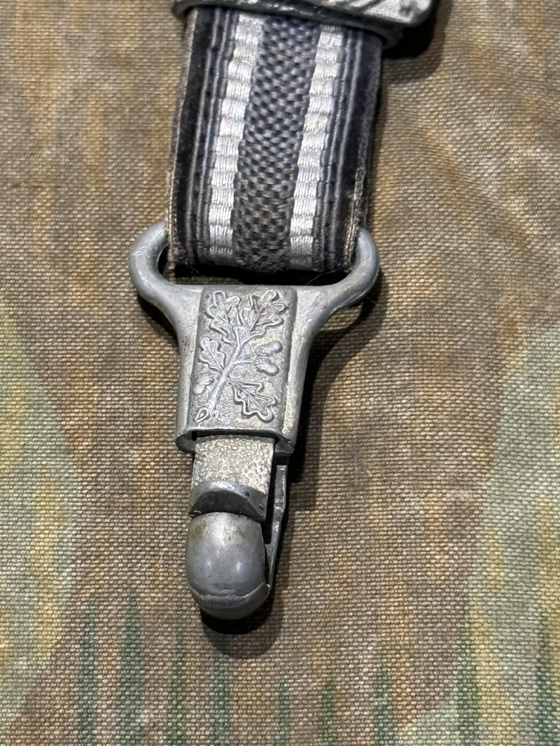 Original WW2 German Luftwaffe 2nd Model Dagger Hanger (Dolchgehange) - Image 3