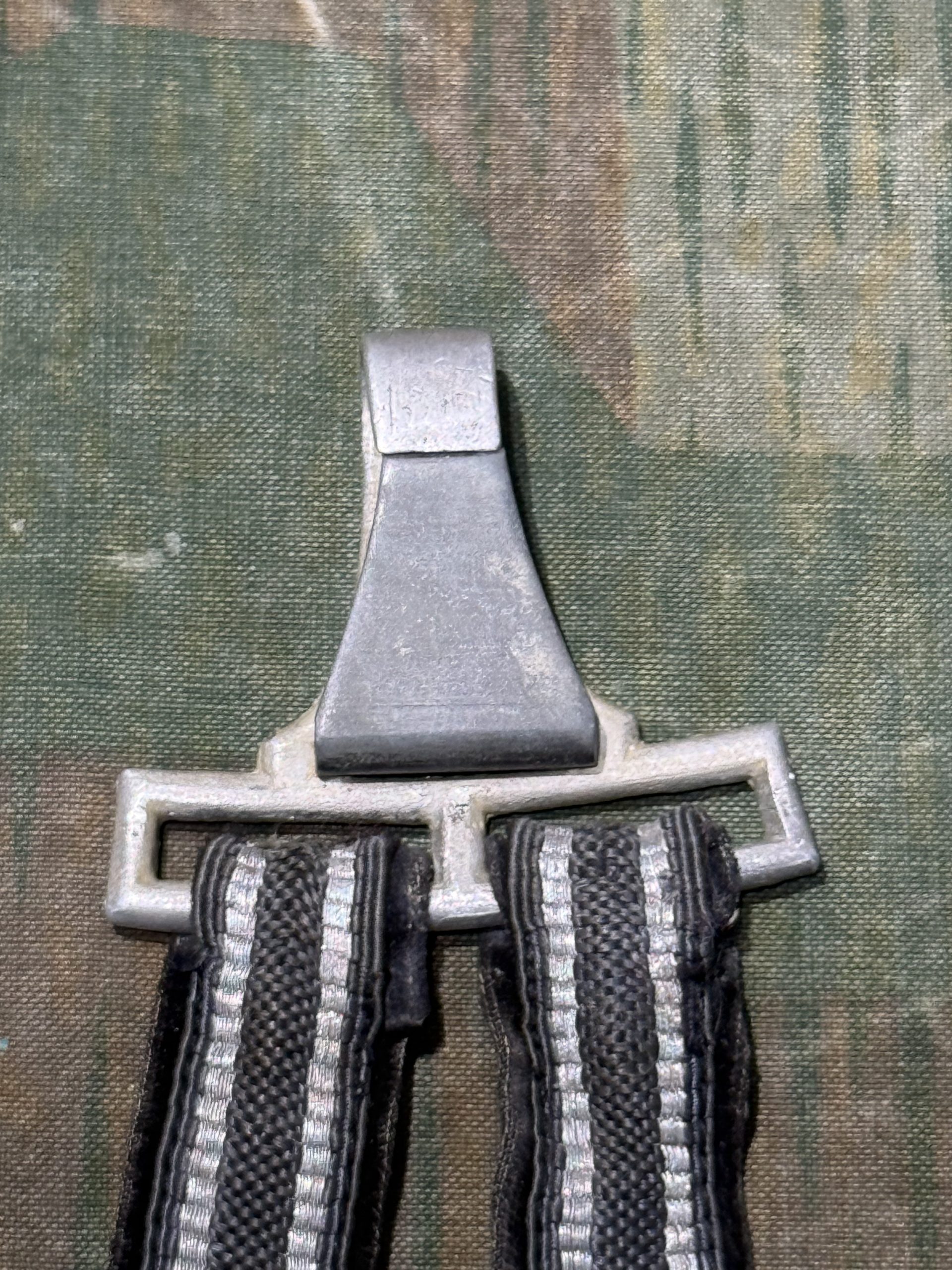 Original WW2 German Luftwaffe 2nd Model Dagger Hanger (Dolchgehange) - Image 4