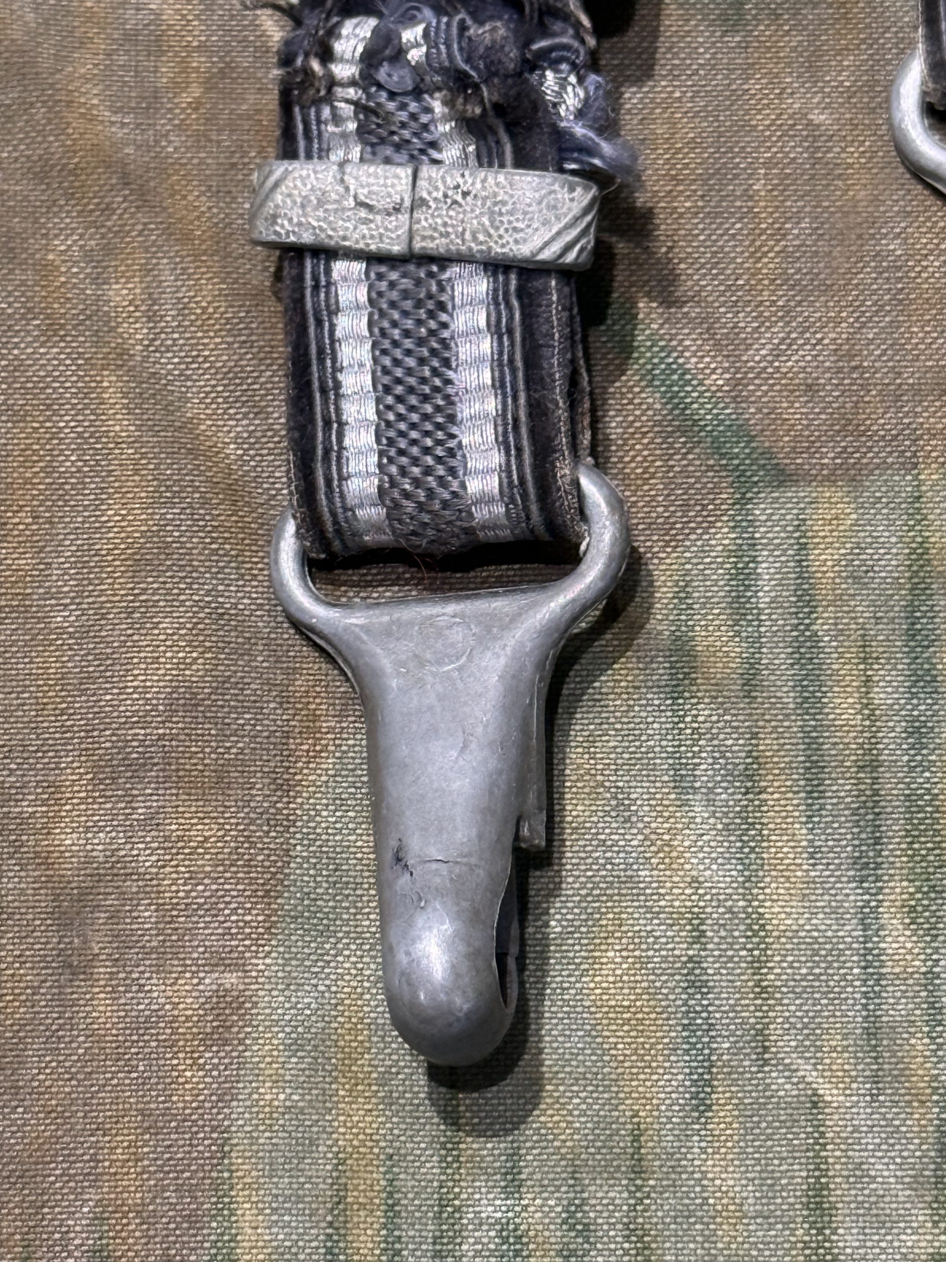 Original WW2 German Luftwaffe 2nd Model Dagger Hanger (Dolchgehange) - Image 8