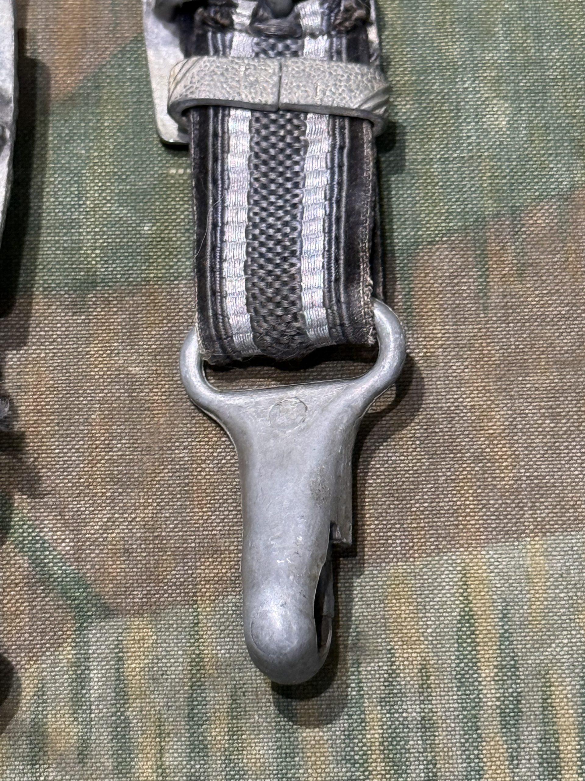 Original WW2 German Luftwaffe 2nd Model Dagger Hanger (Dolchgehange) - Image 9