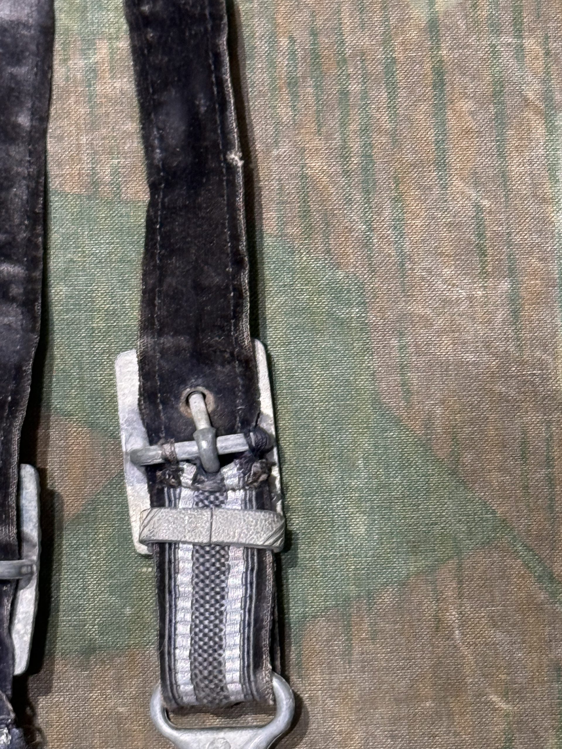 Original WW2 German Luftwaffe 2nd Model Dagger Hanger (Dolchgehange) - Image 11