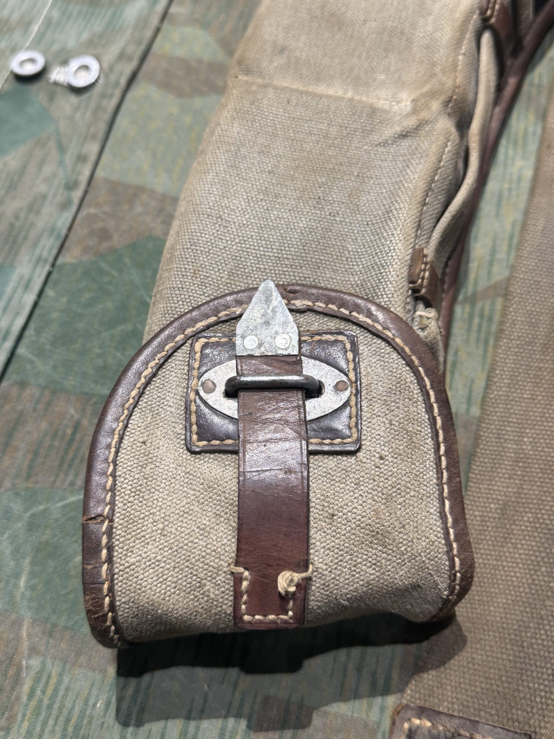 Original WW2 German MG13 8x Magazines w/ Carry Pouches - Image 3