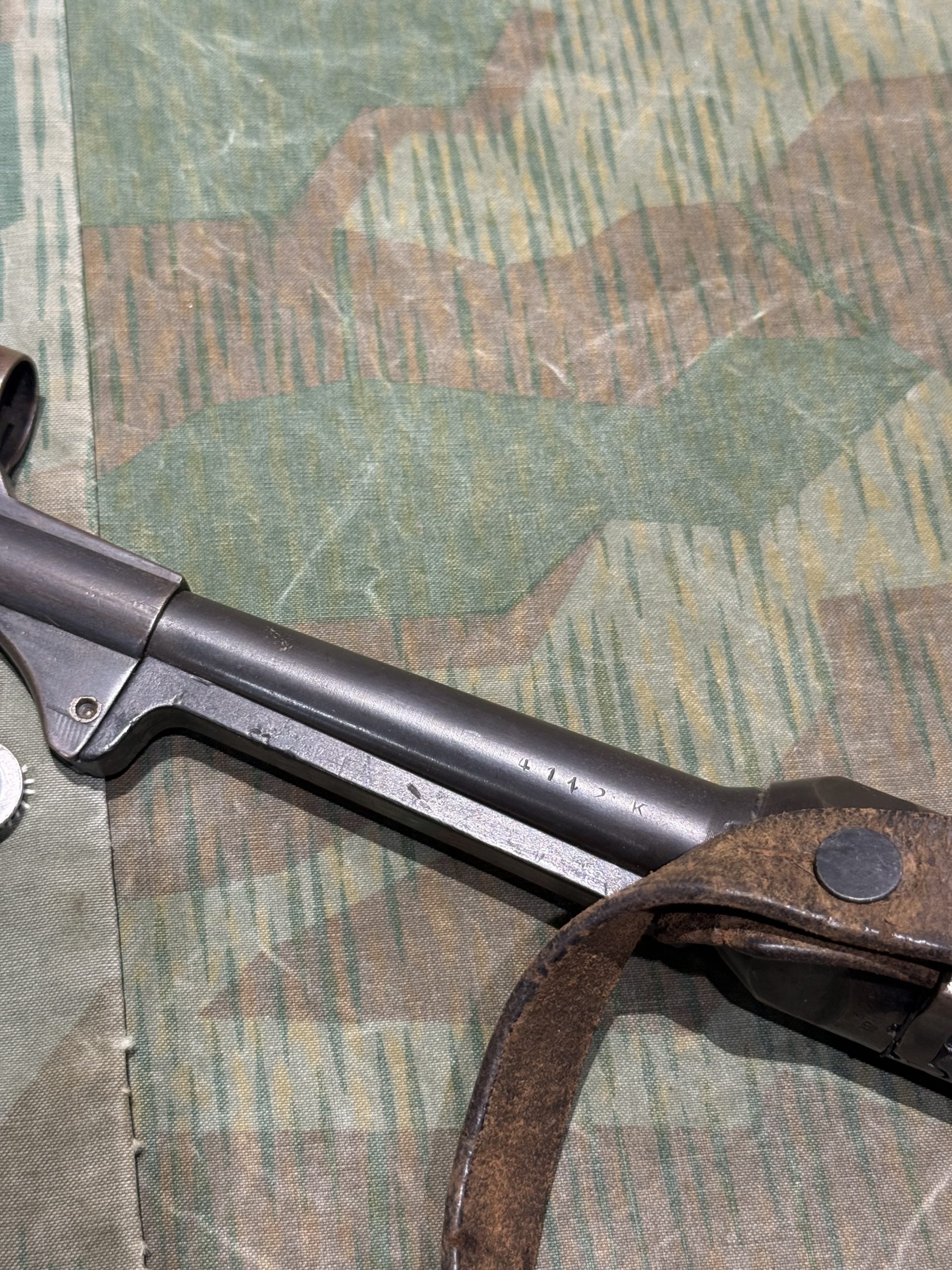 Original WW2 German Deactivated MP40 Display Gun BNZ 1943 Marked w/ Live Barrel, Sling & Magazine - Image 10