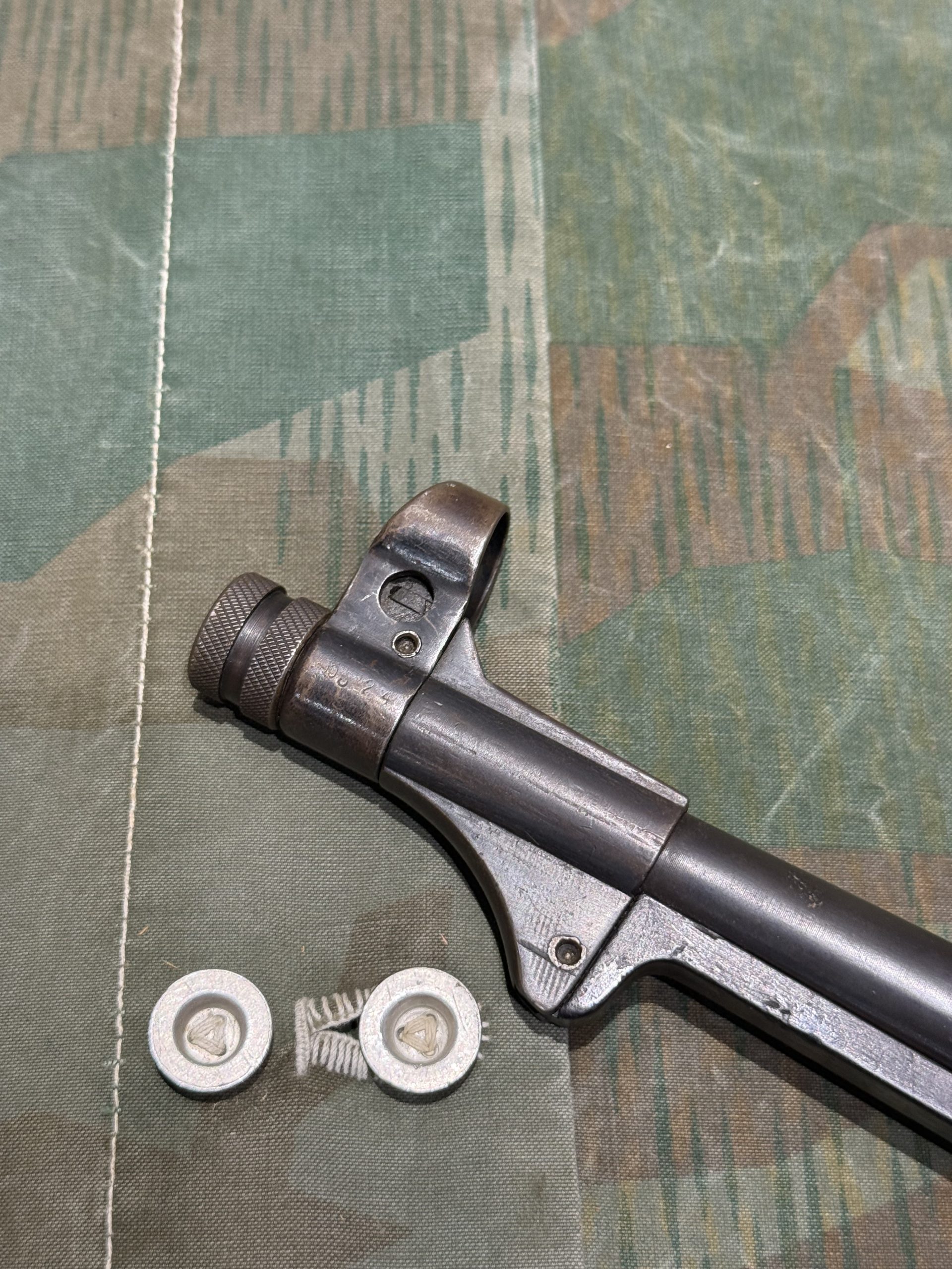 Original WW2 German Deactivated MP40 Display Gun BNZ 1943 Marked w/ Live Barrel, Sling & Magazine - Image 11