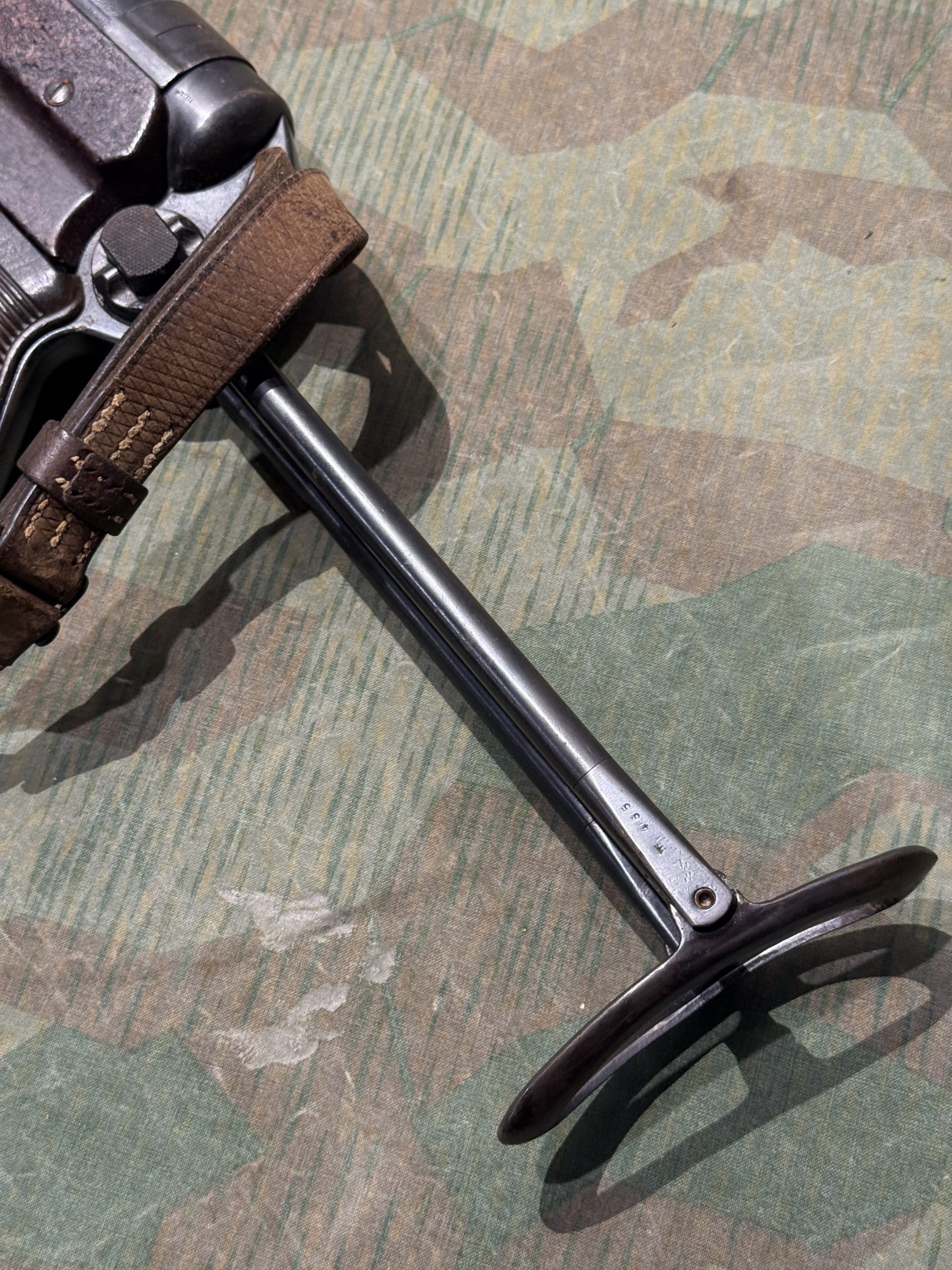 Original WW2 German Deactivated MP40 Display Gun BNZ 1943 Marked w/ Live Barrel, Sling & Magazine - Image 14